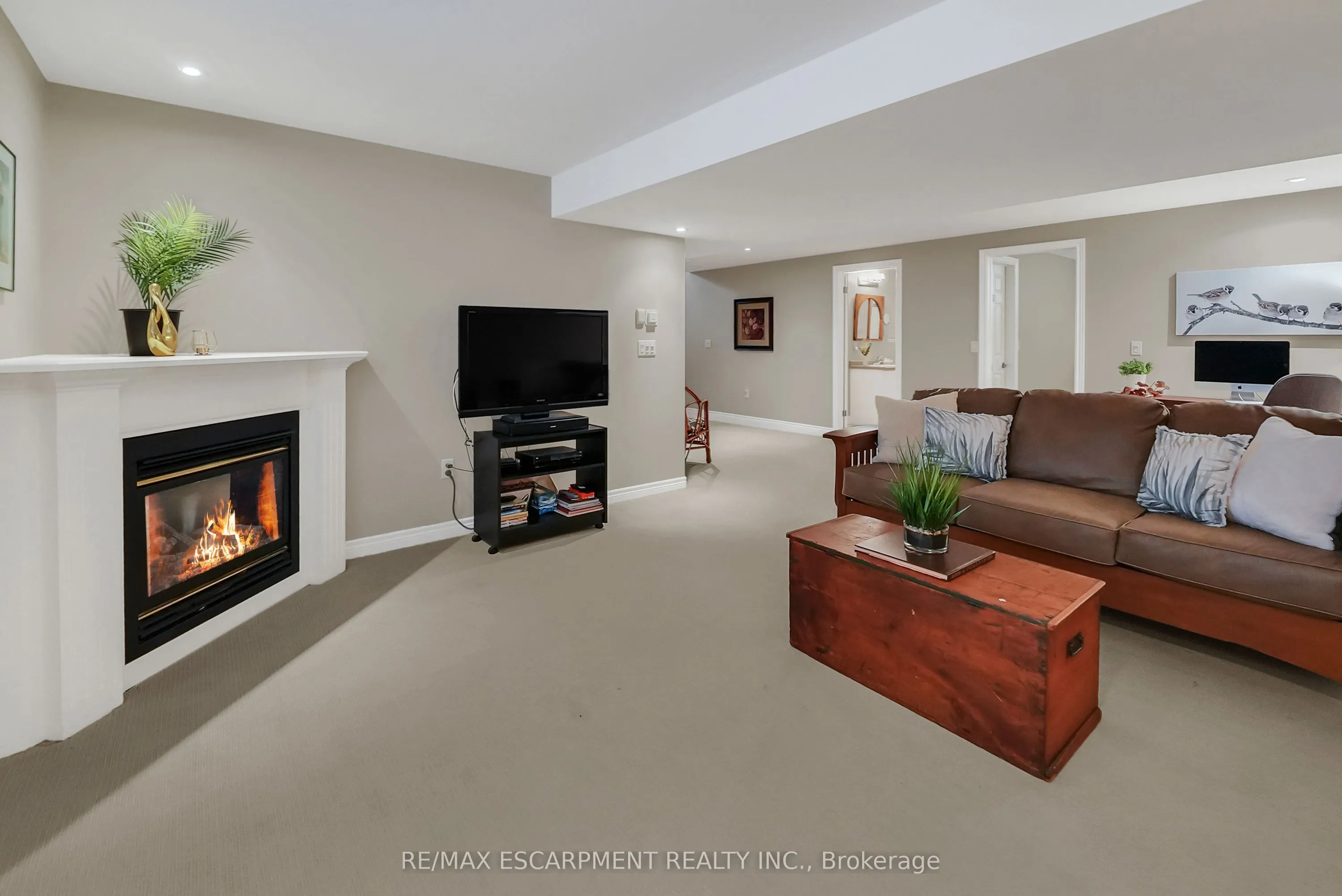 3910 Rainbow Lane