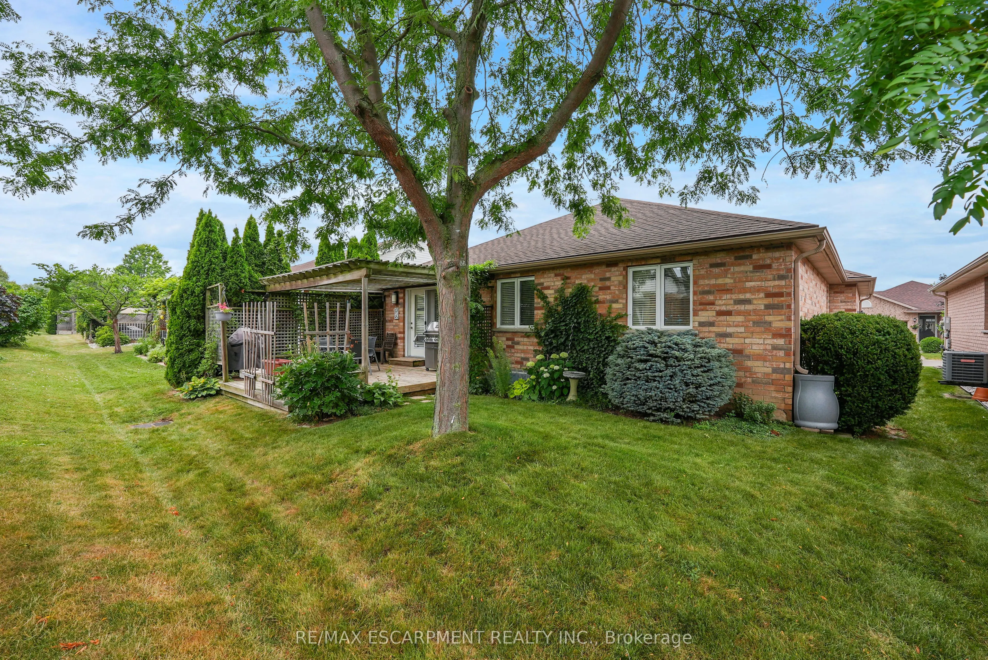 3910 Rainbow Lane