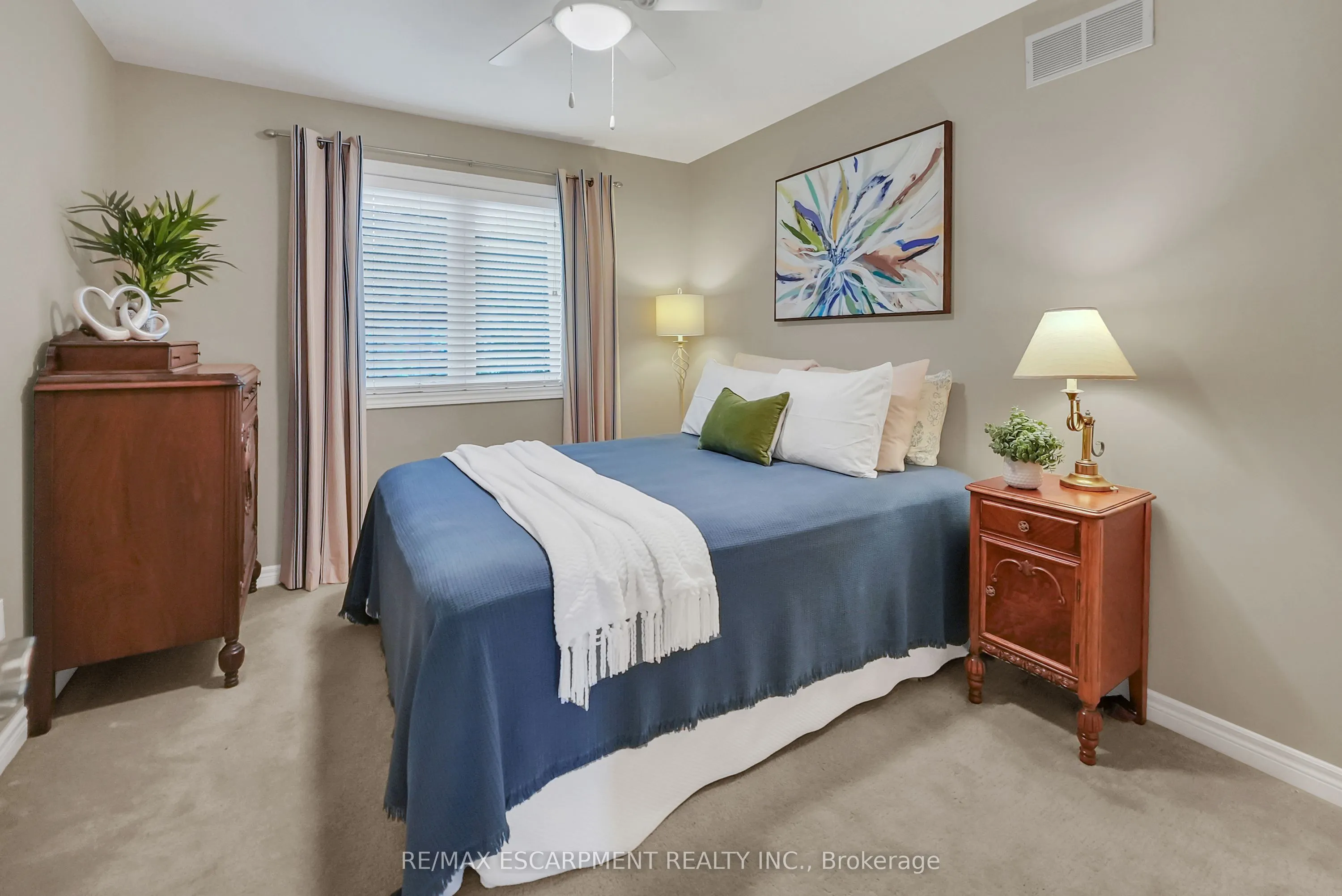 3910 Rainbow Lane