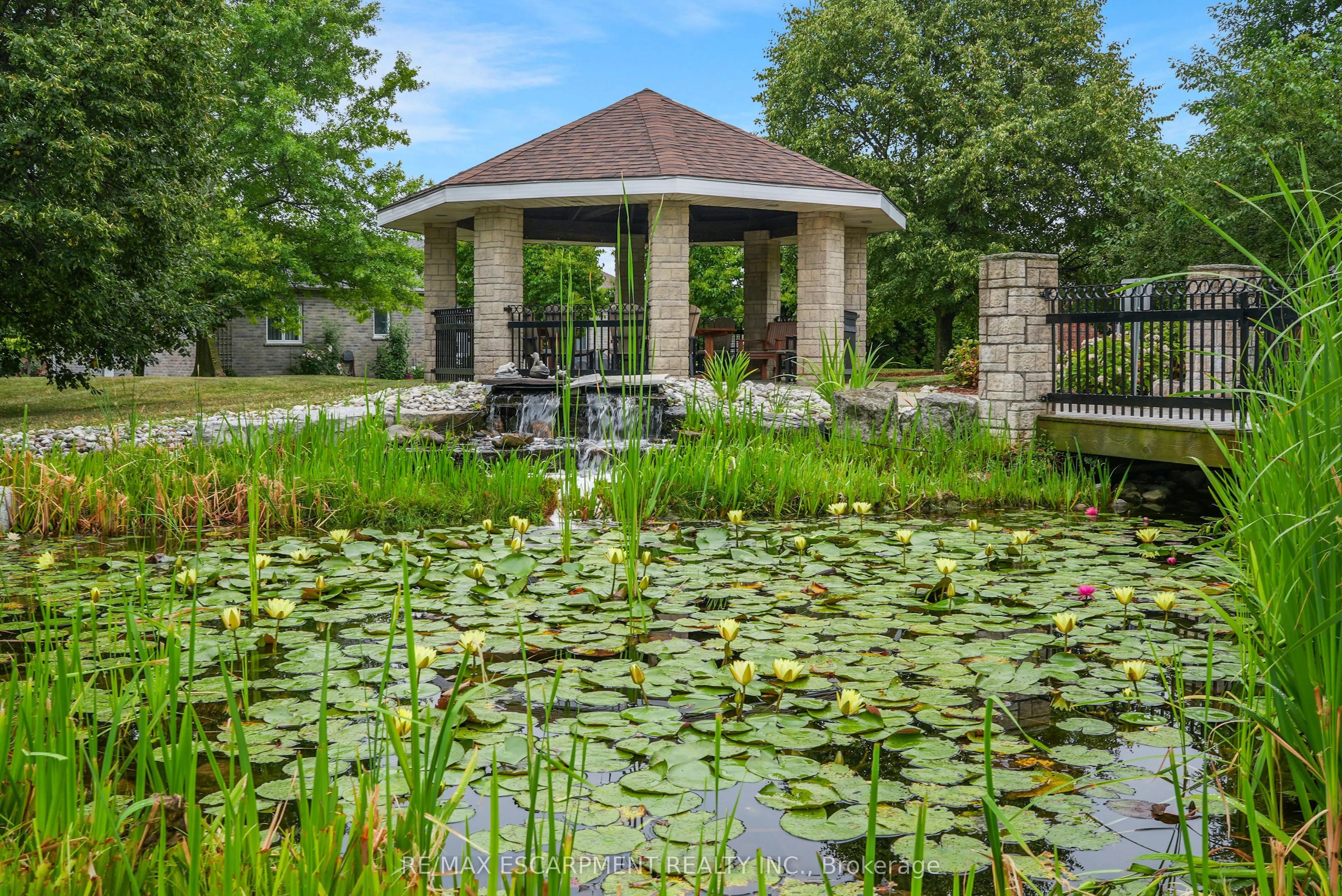 3910 Rainbow Lane