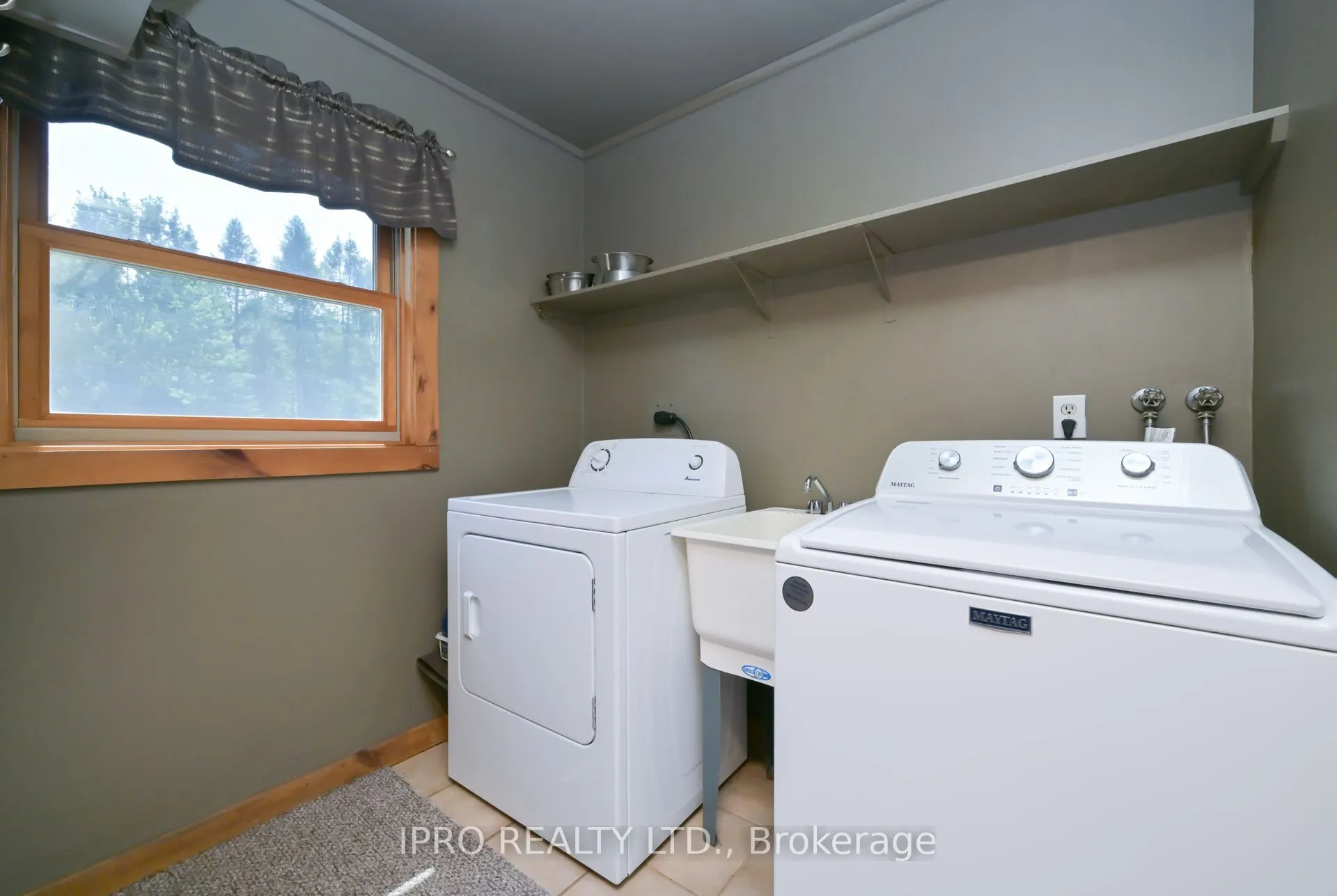 5 Cook Crescent