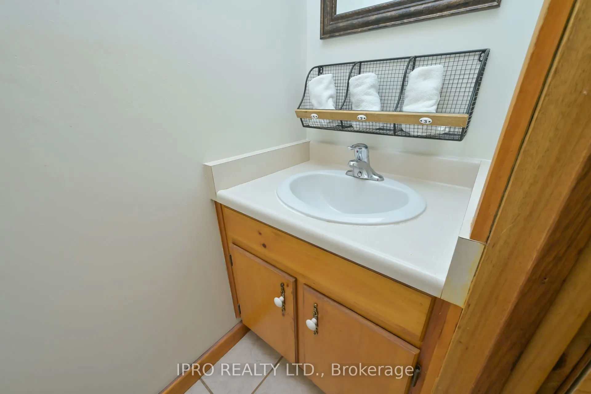 5 Cook Crescent