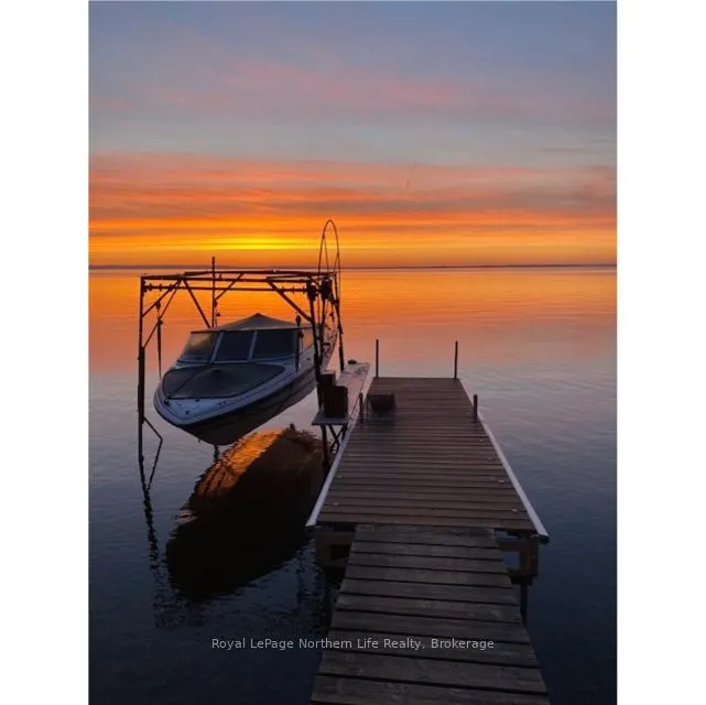 17 MUSKIE BAY, LAKE NIPISSING