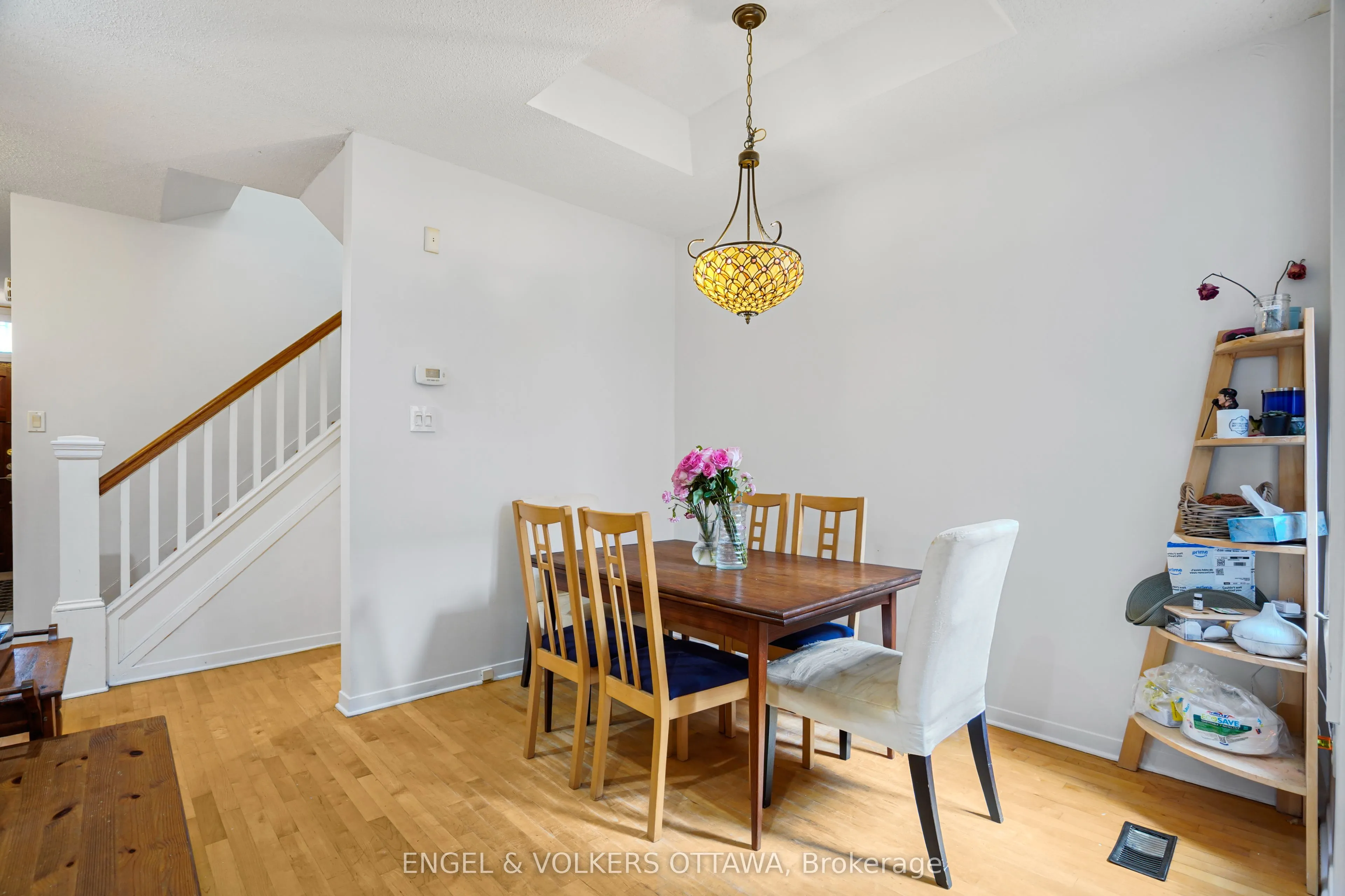 293 Somerset Street E