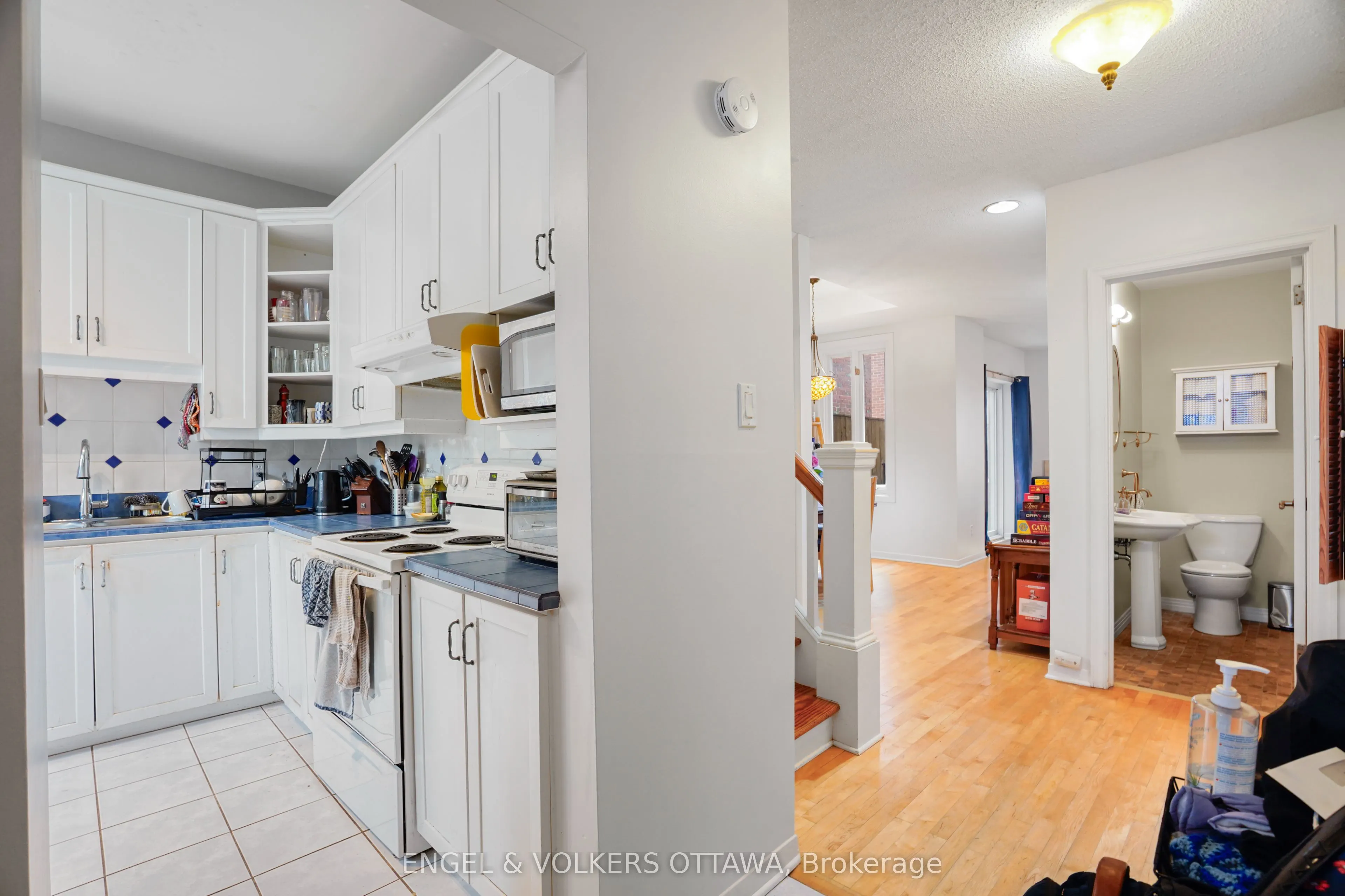 293 Somerset Street E
