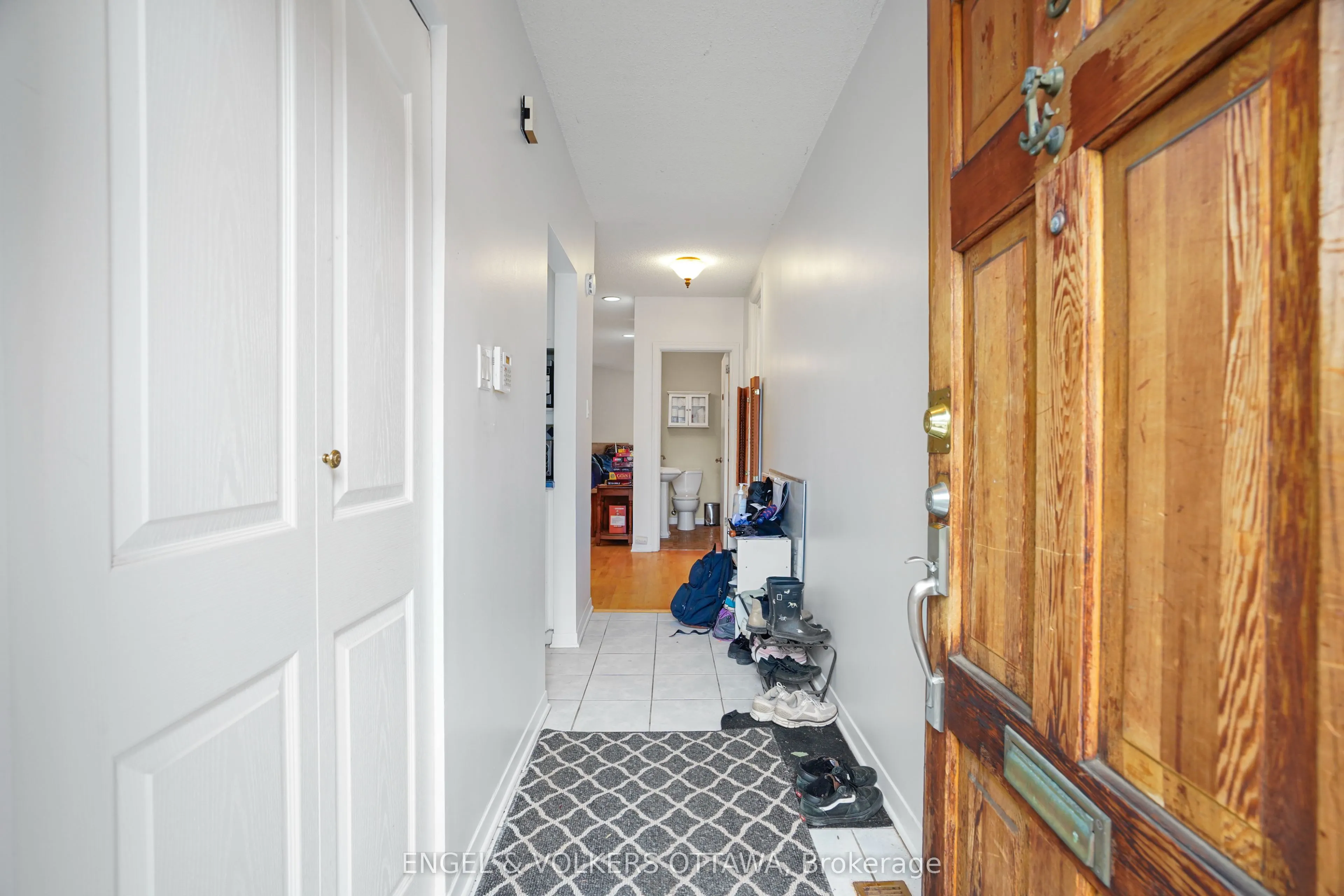 293 Somerset Street E