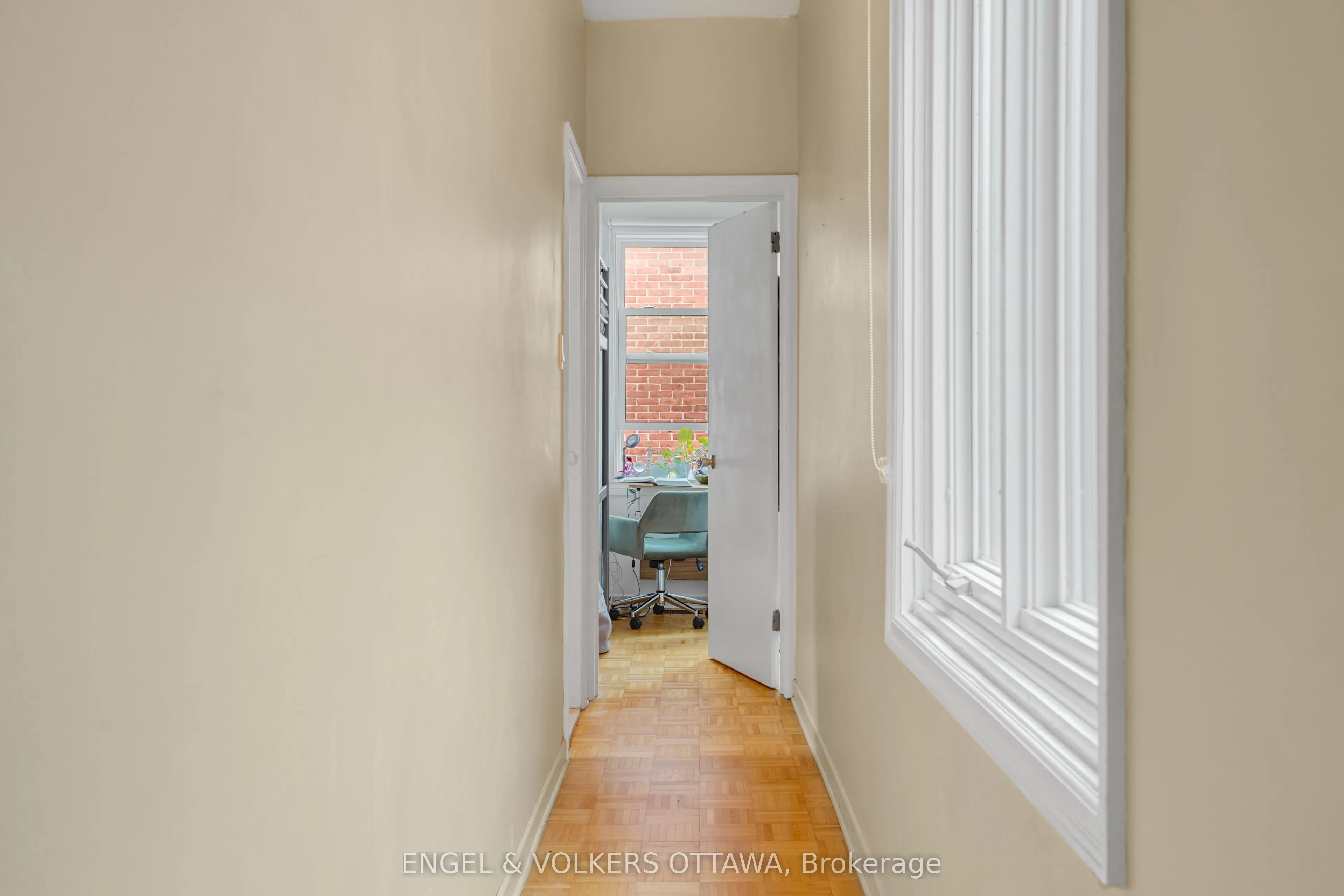 293 Somerset Street E