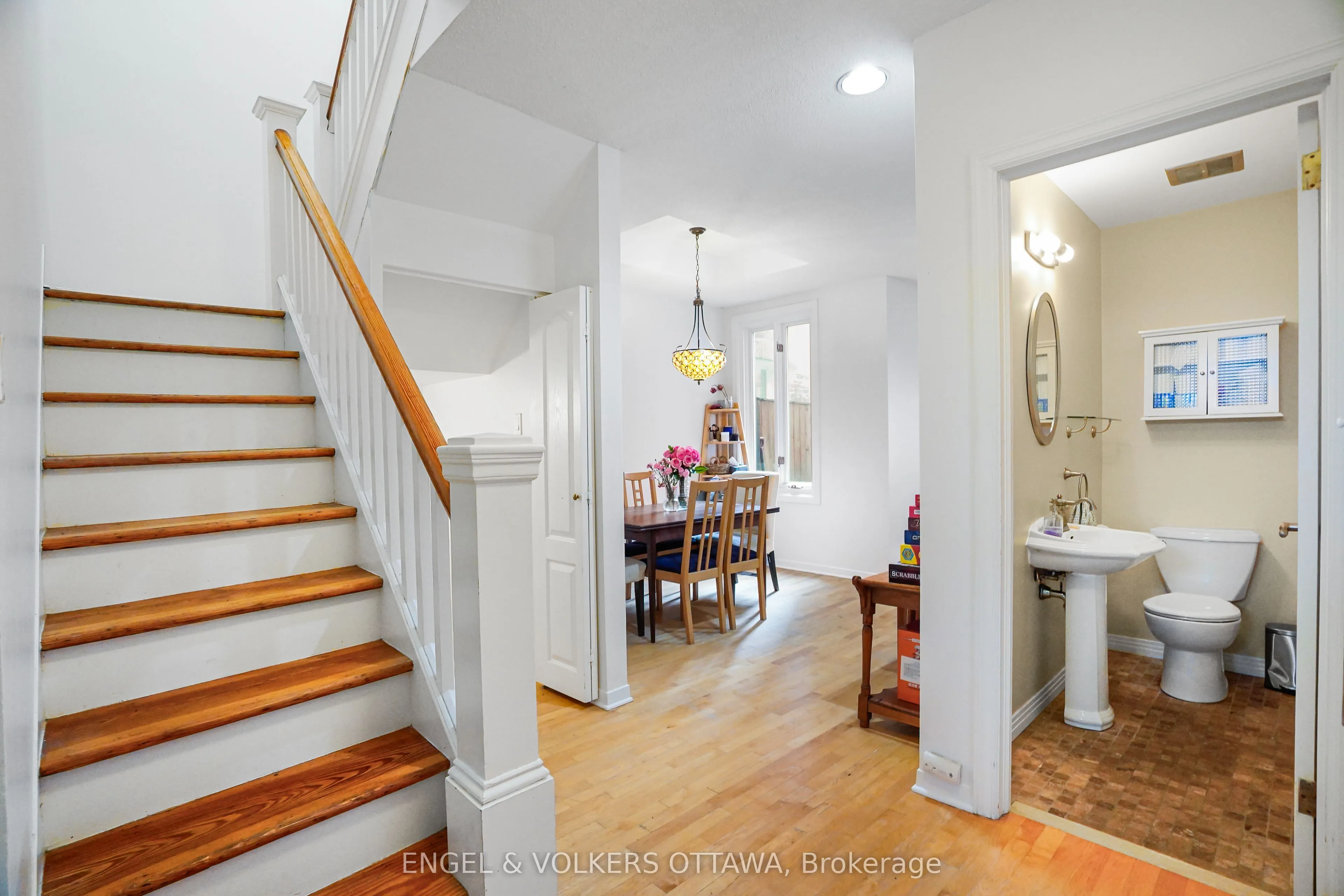 293 Somerset Street E