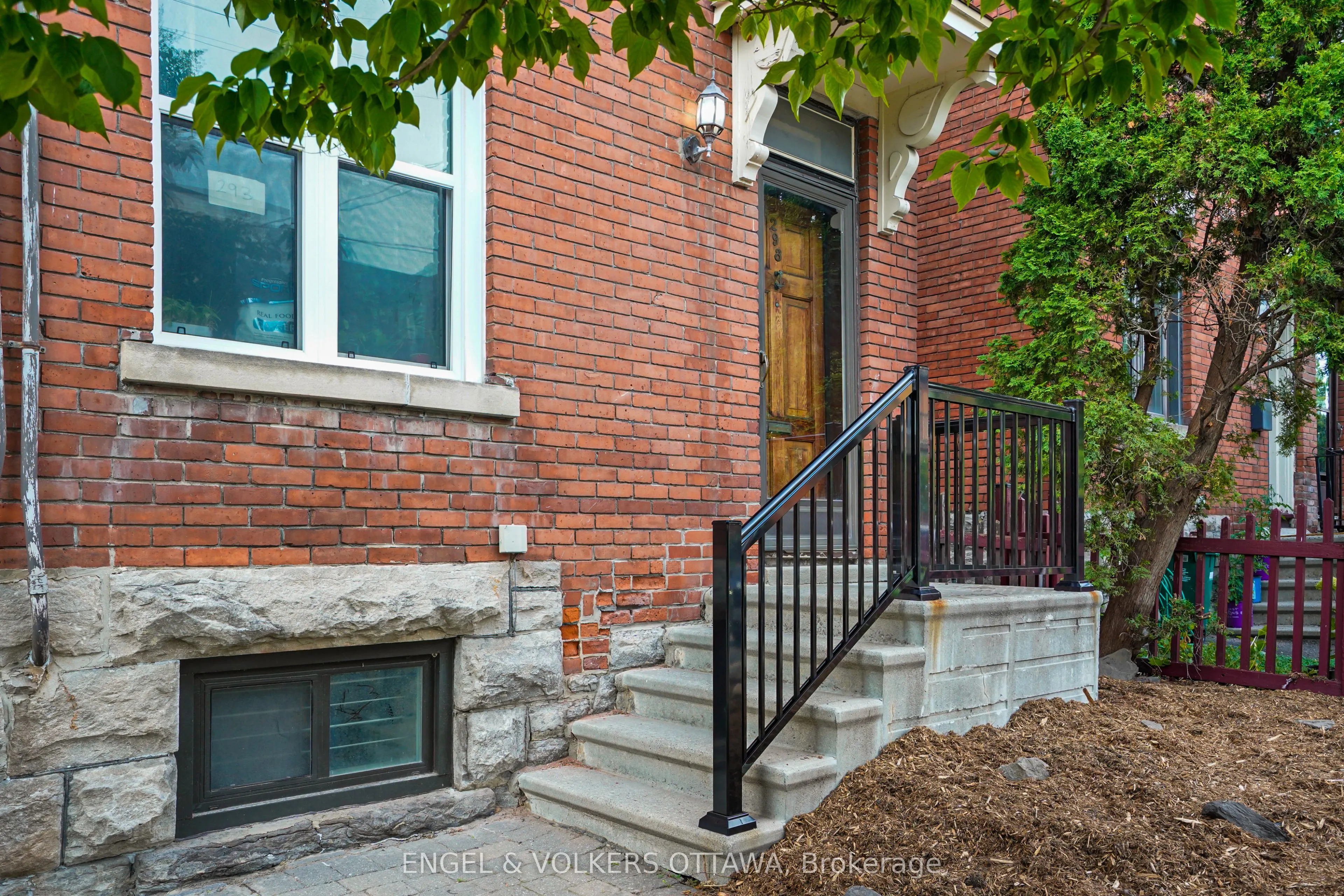 293 Somerset Street E