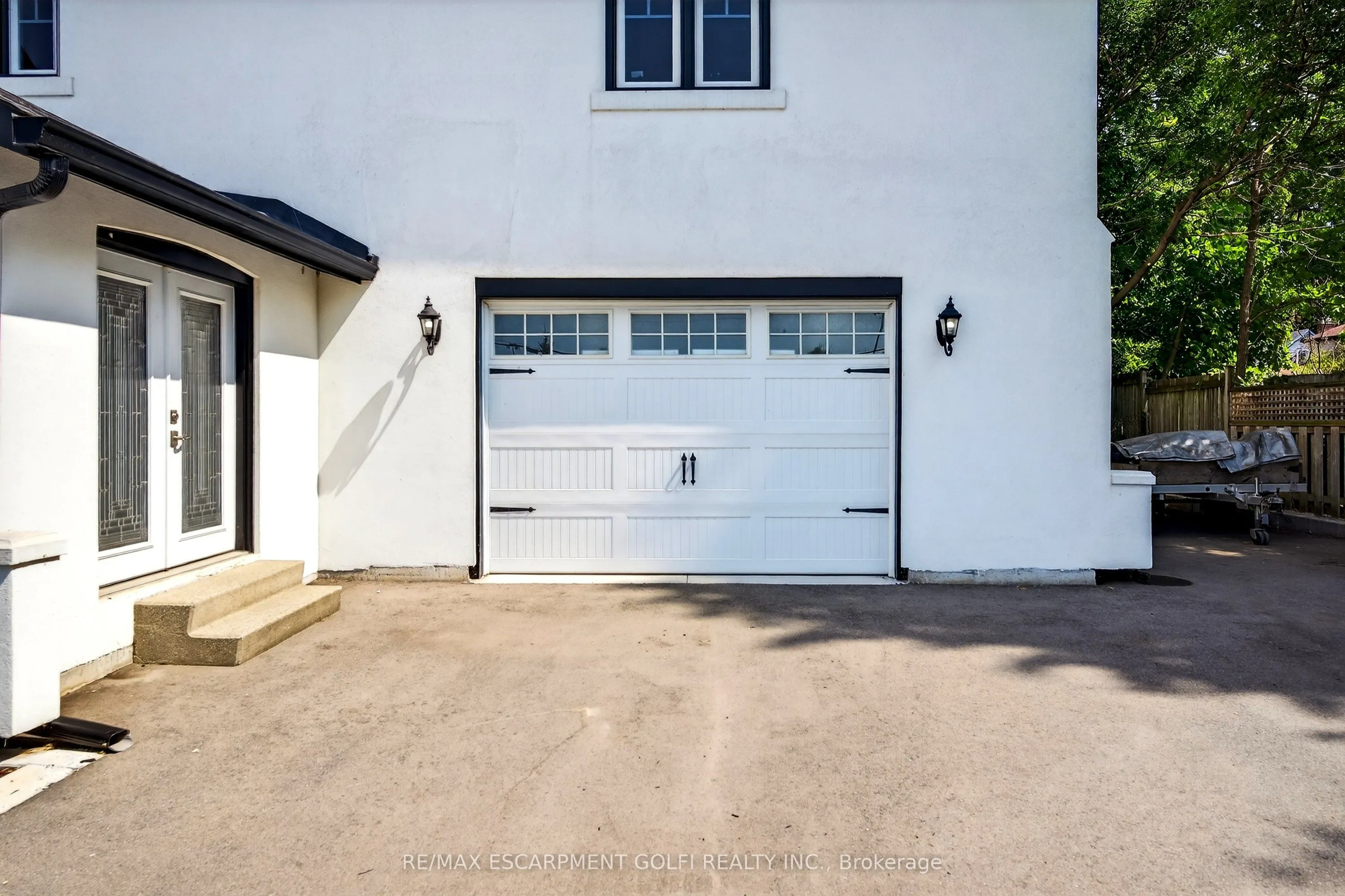 138 Caithness Street E