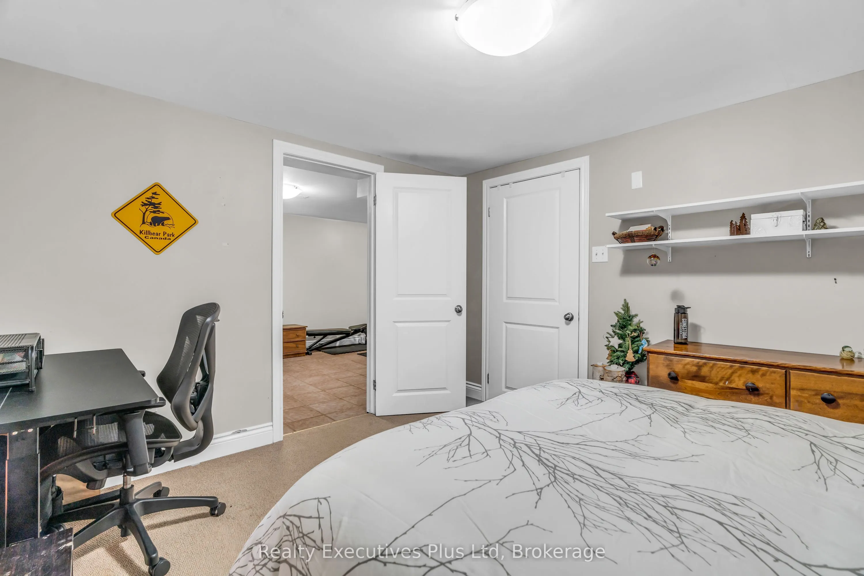 61 Mcilwraith Crescent