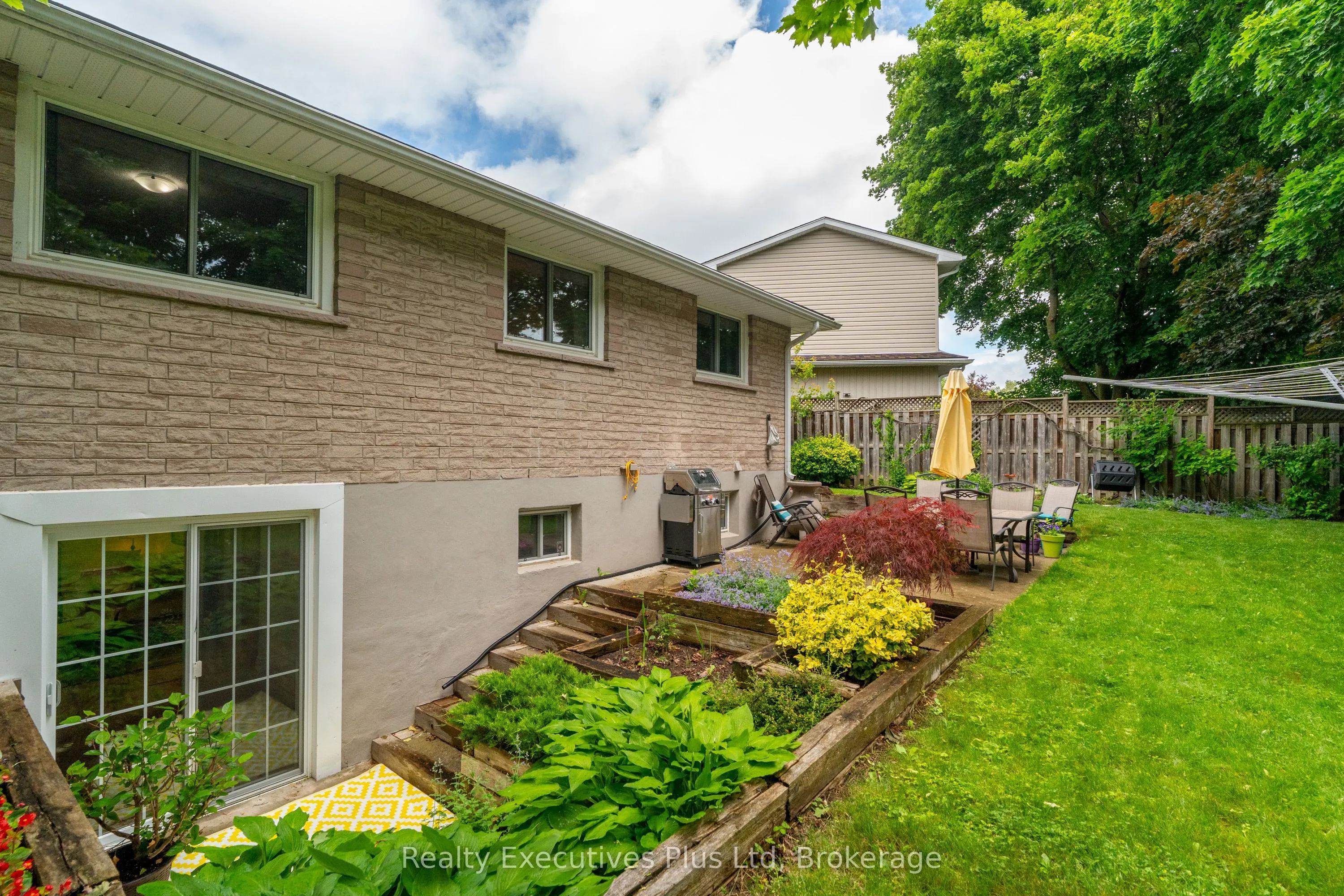 61 Mcilwraith Crescent