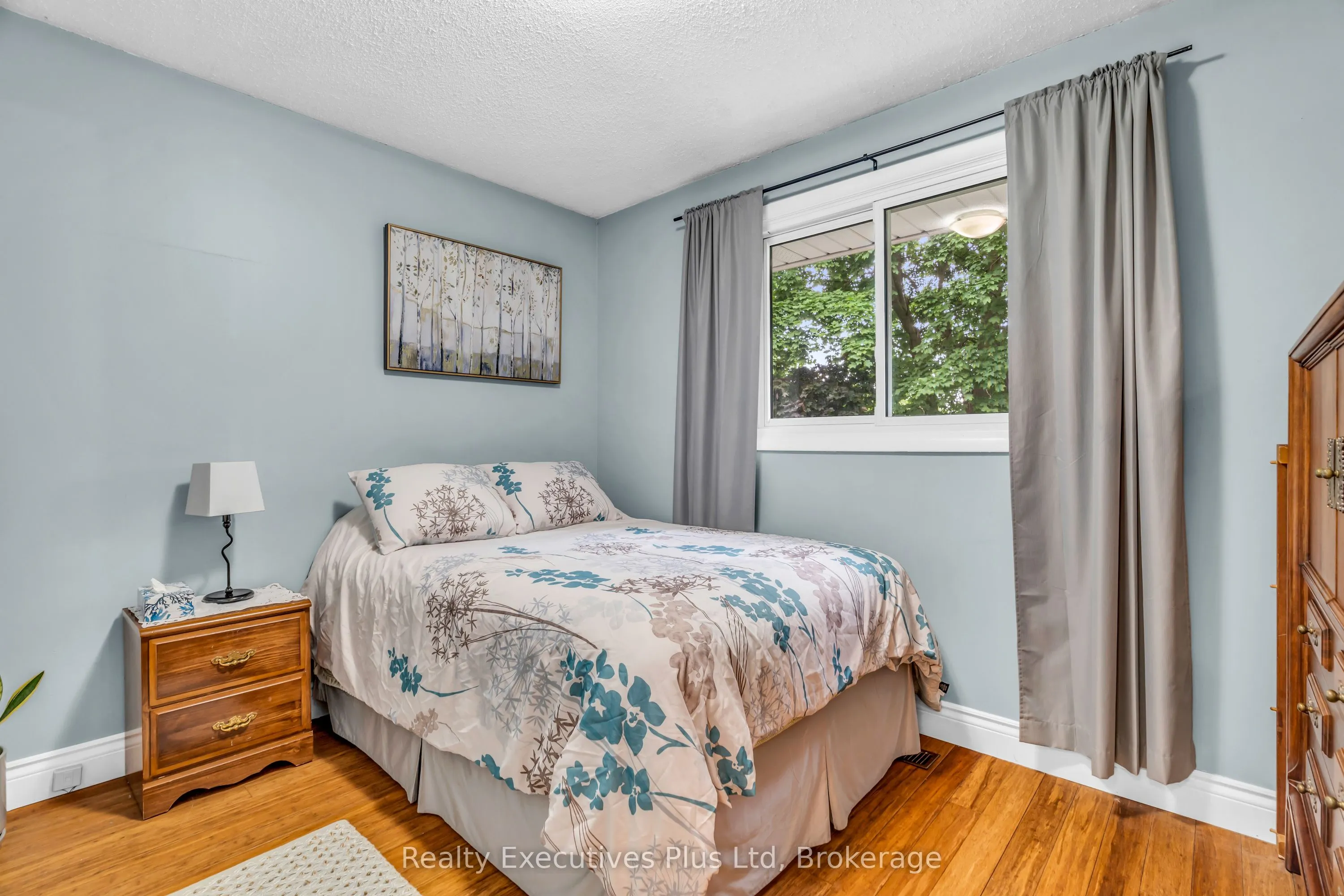 61 Mcilwraith Crescent