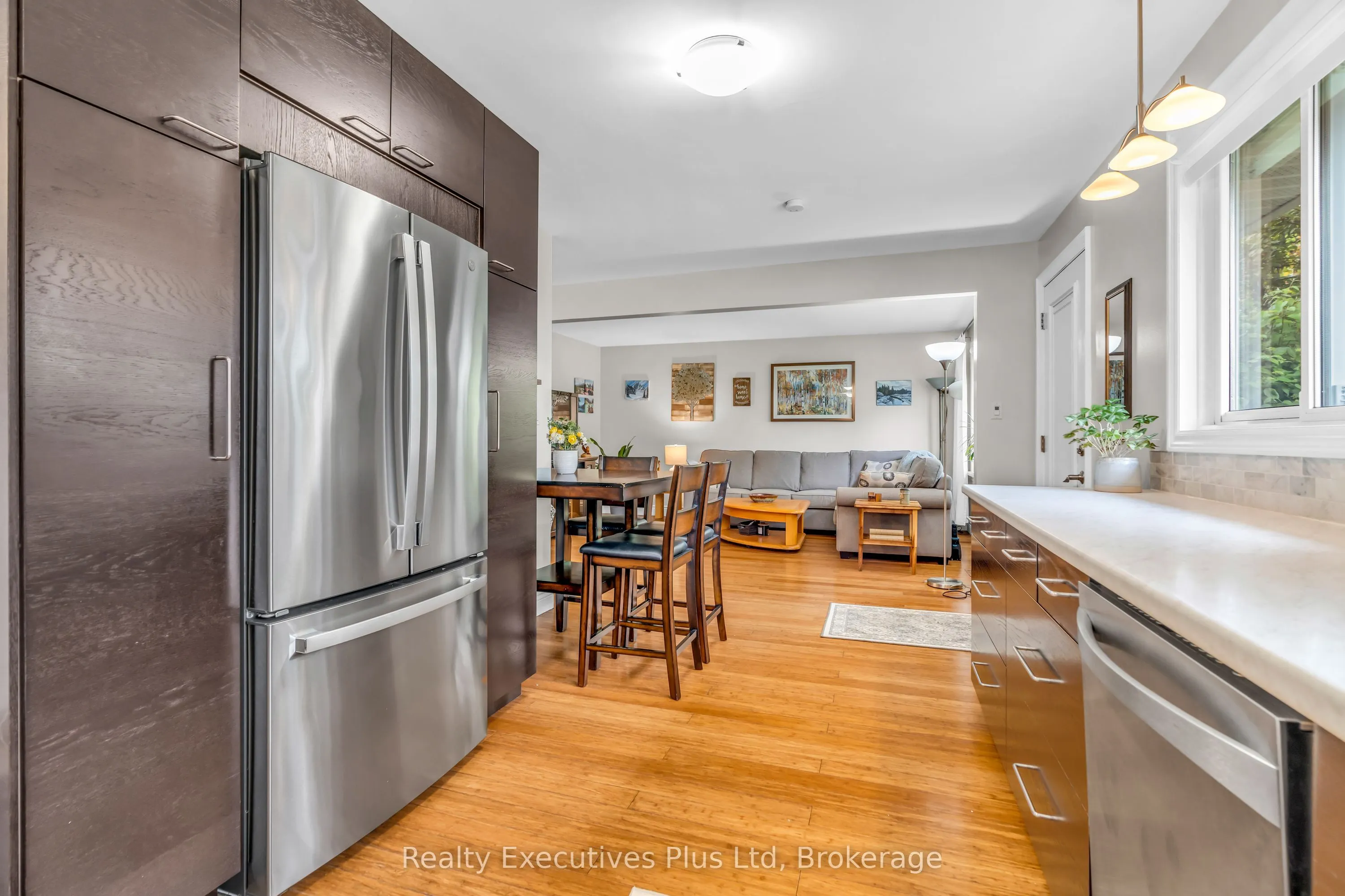 61 Mcilwraith Crescent