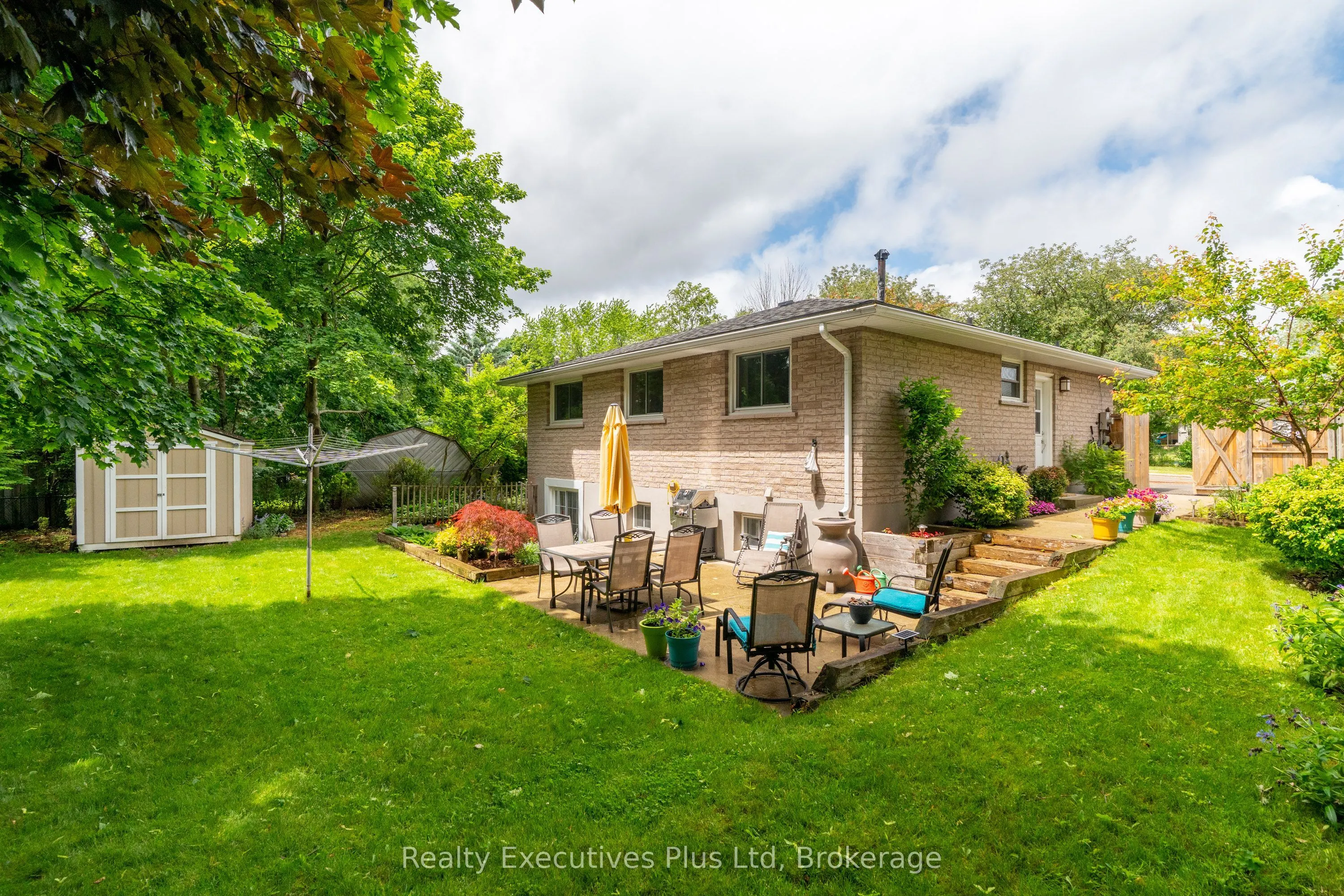 61 Mcilwraith Crescent