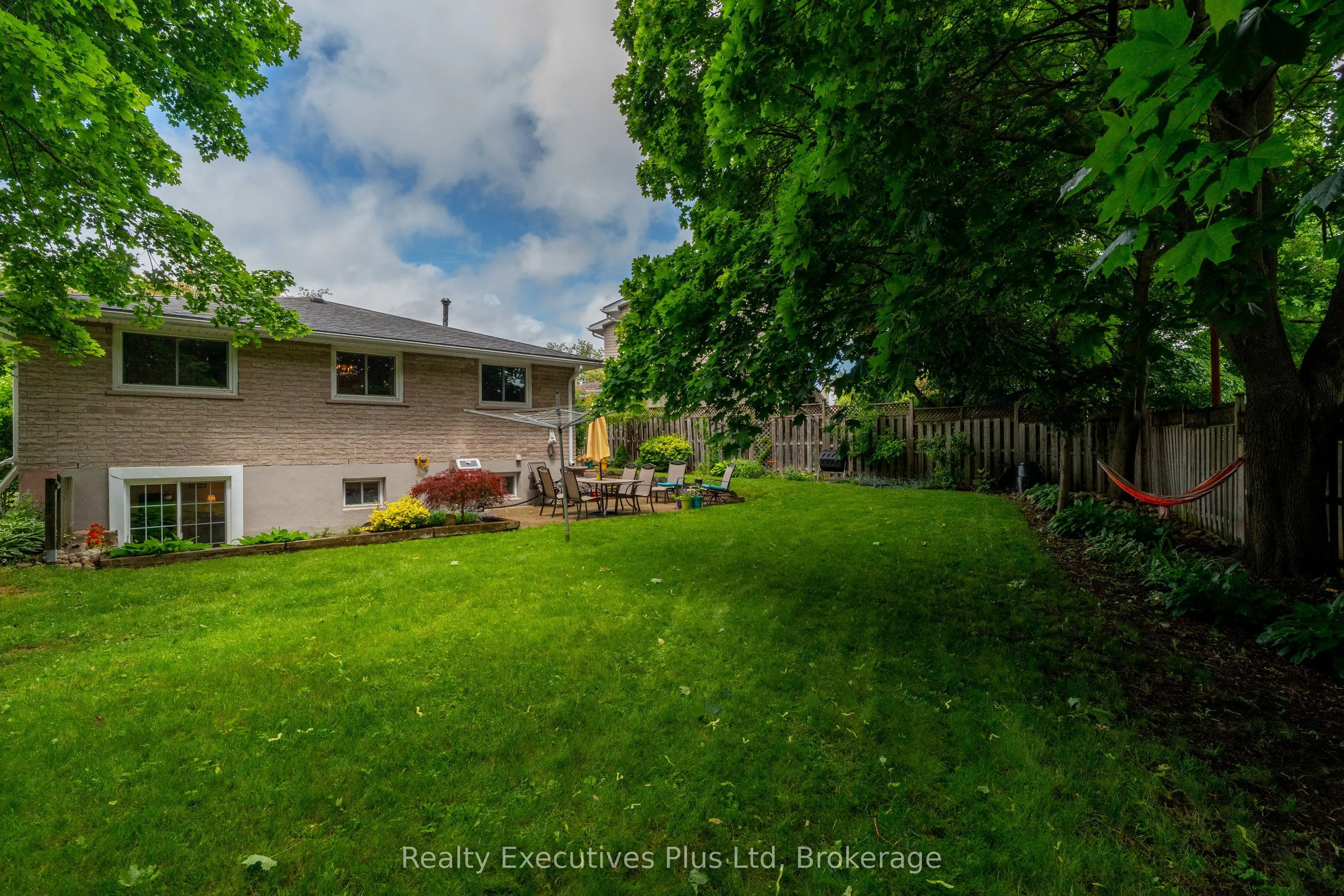 61 Mcilwraith Crescent