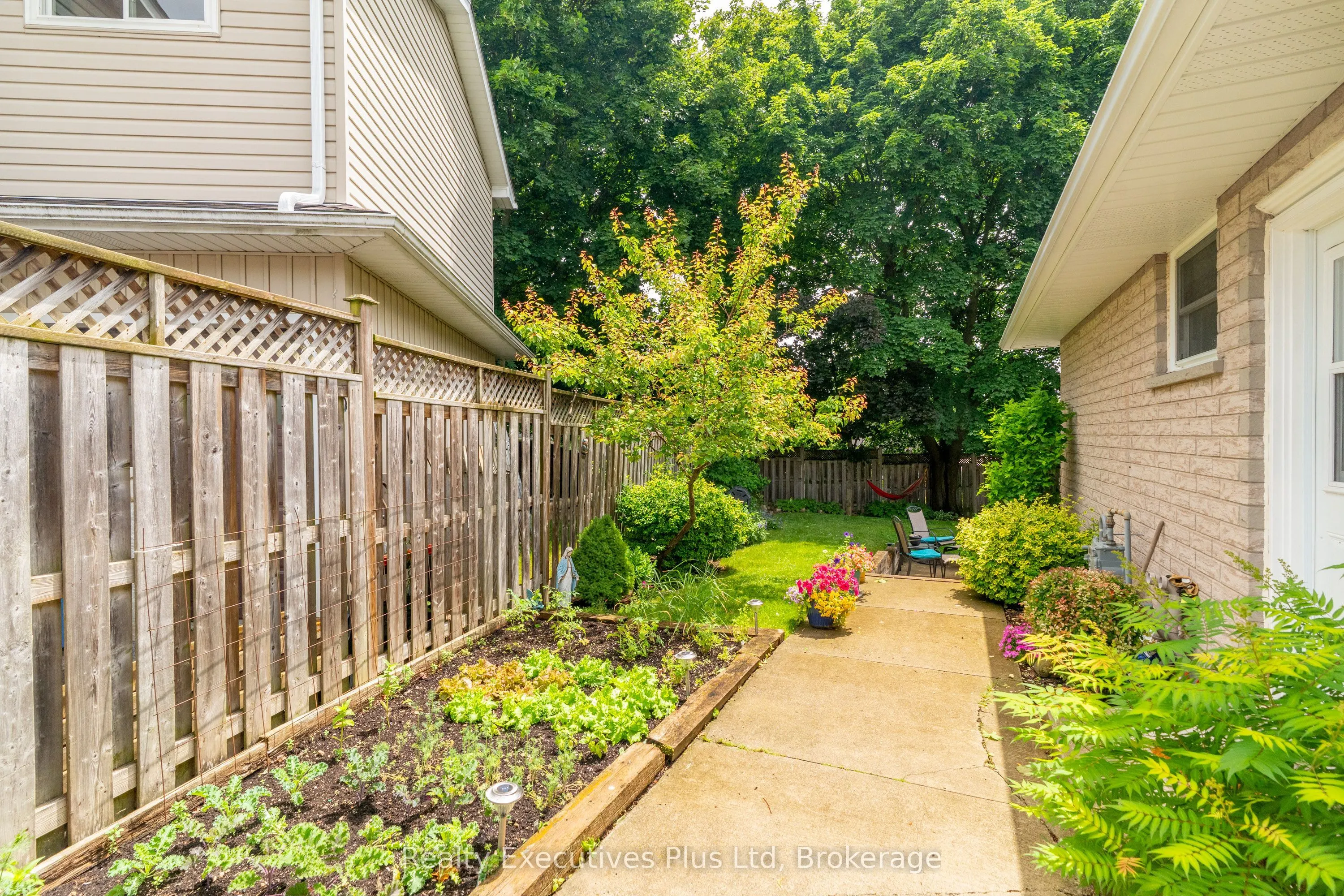 61 Mcilwraith Crescent