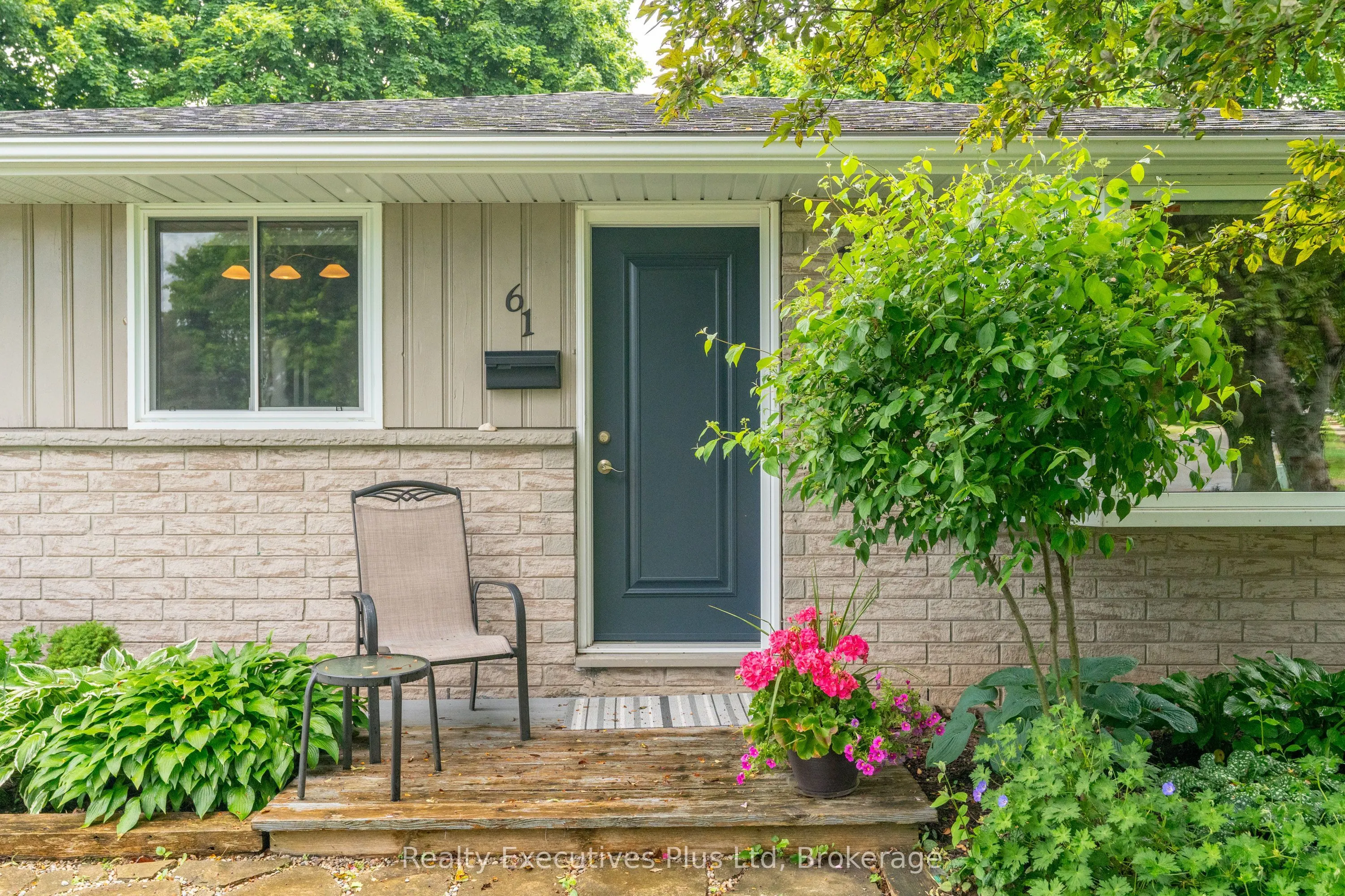 61 Mcilwraith Crescent