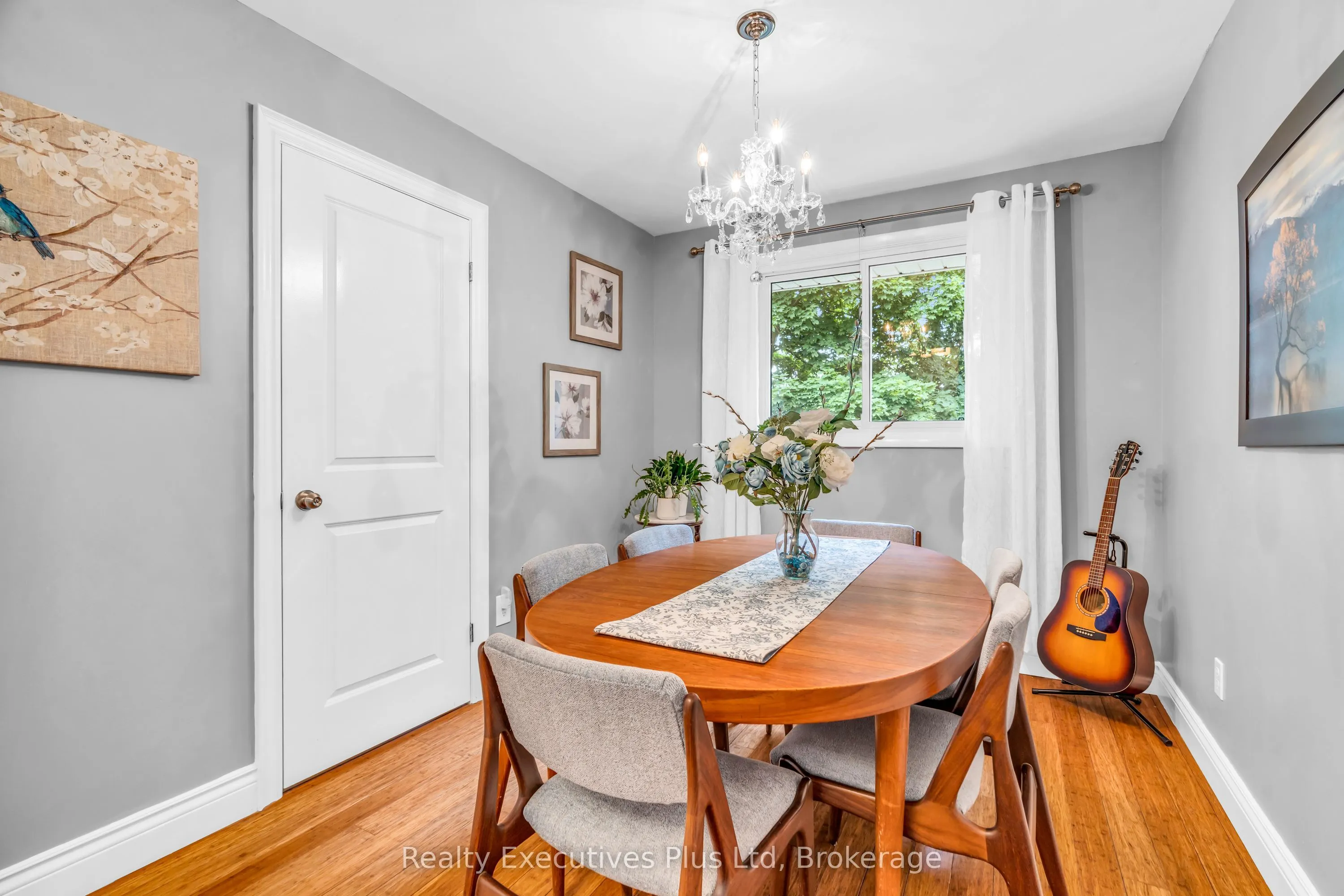 61 Mcilwraith Crescent