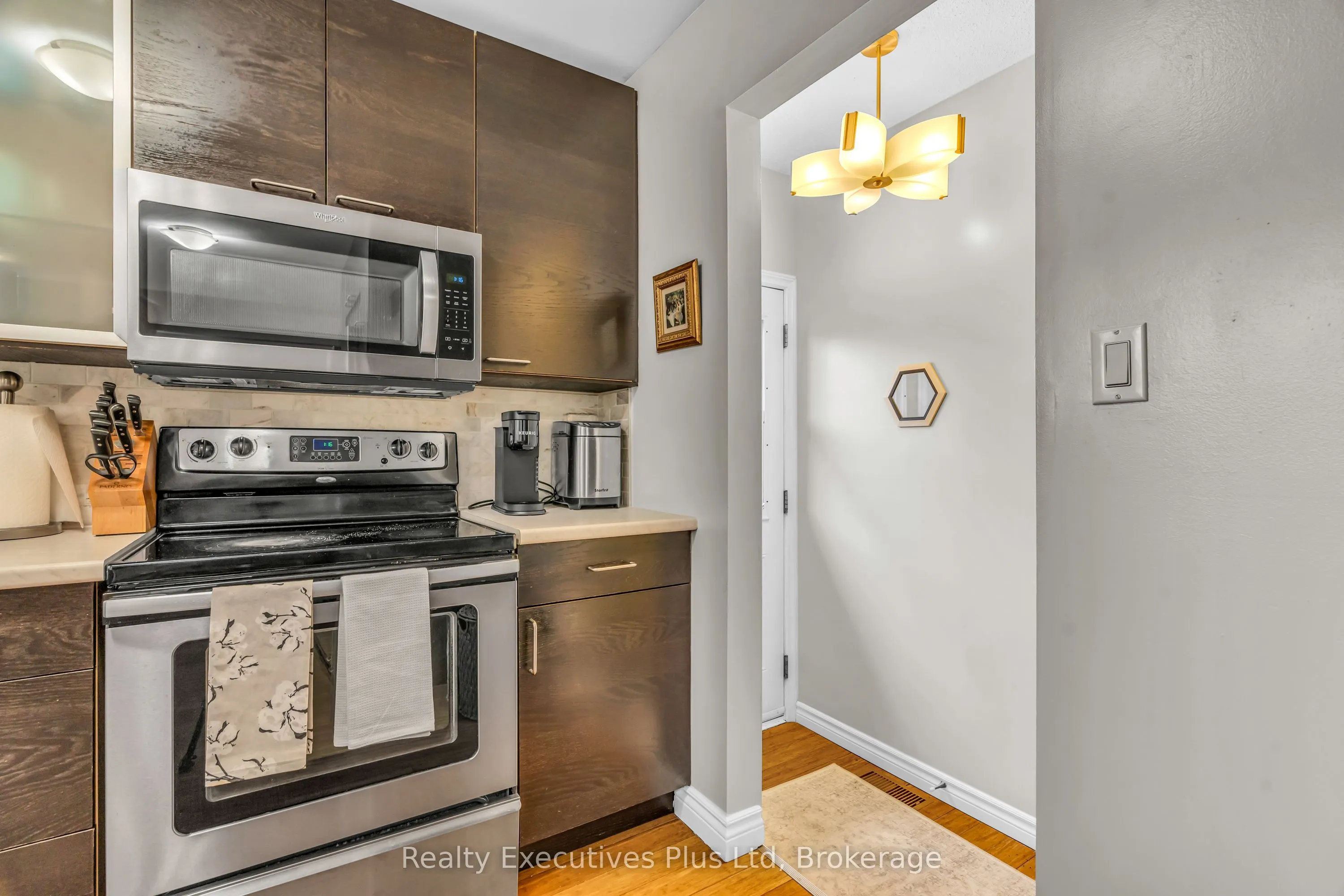 61 Mcilwraith Crescent