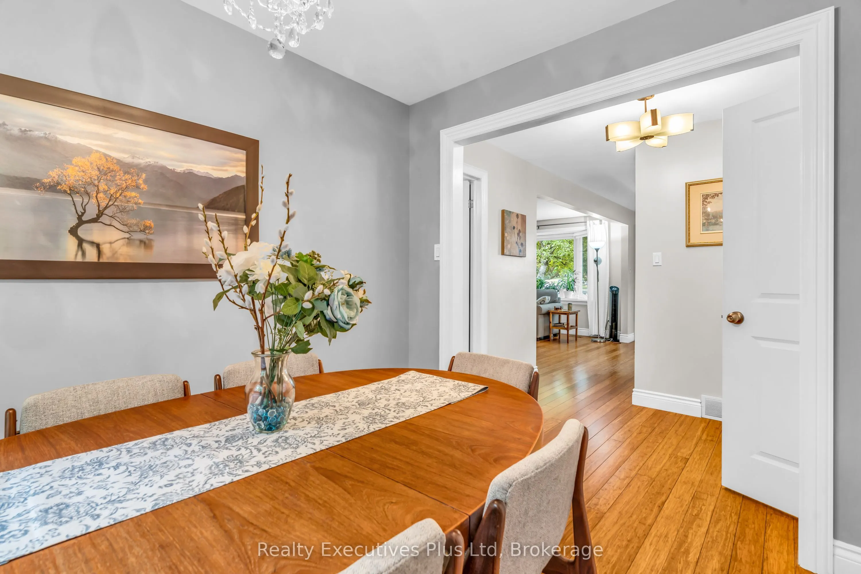61 Mcilwraith Crescent