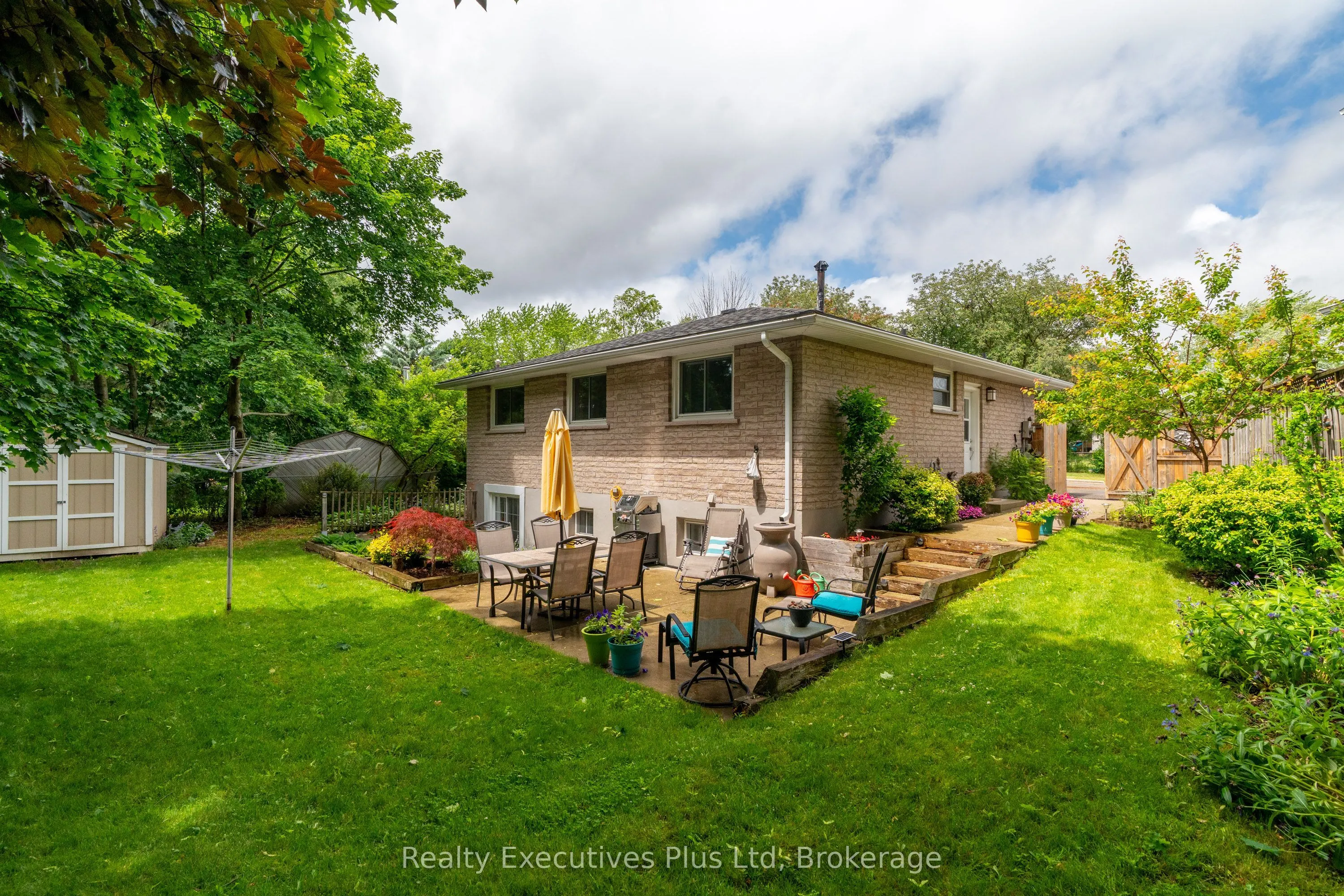 61 Mcilwraith Crescent