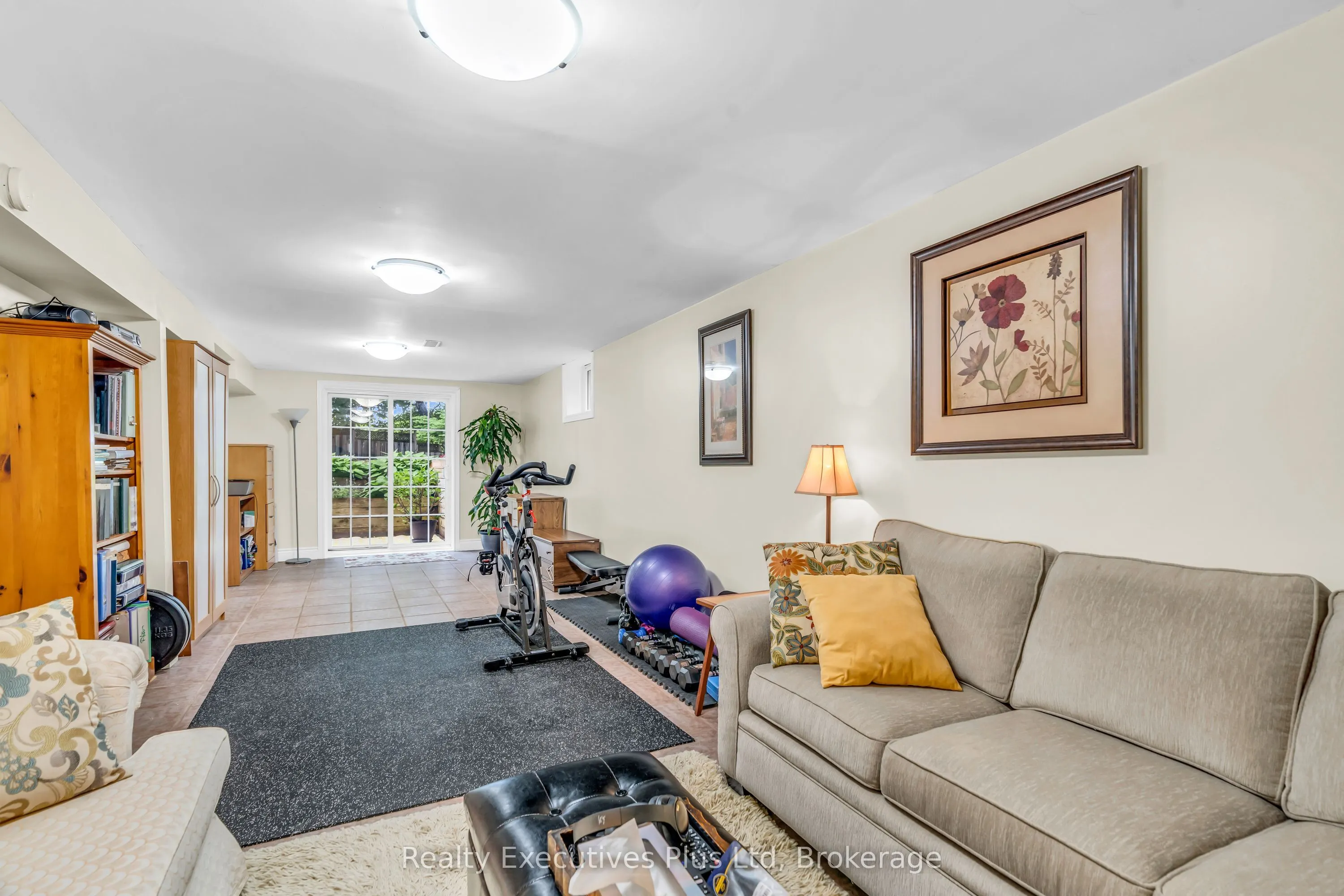 61 Mcilwraith Crescent