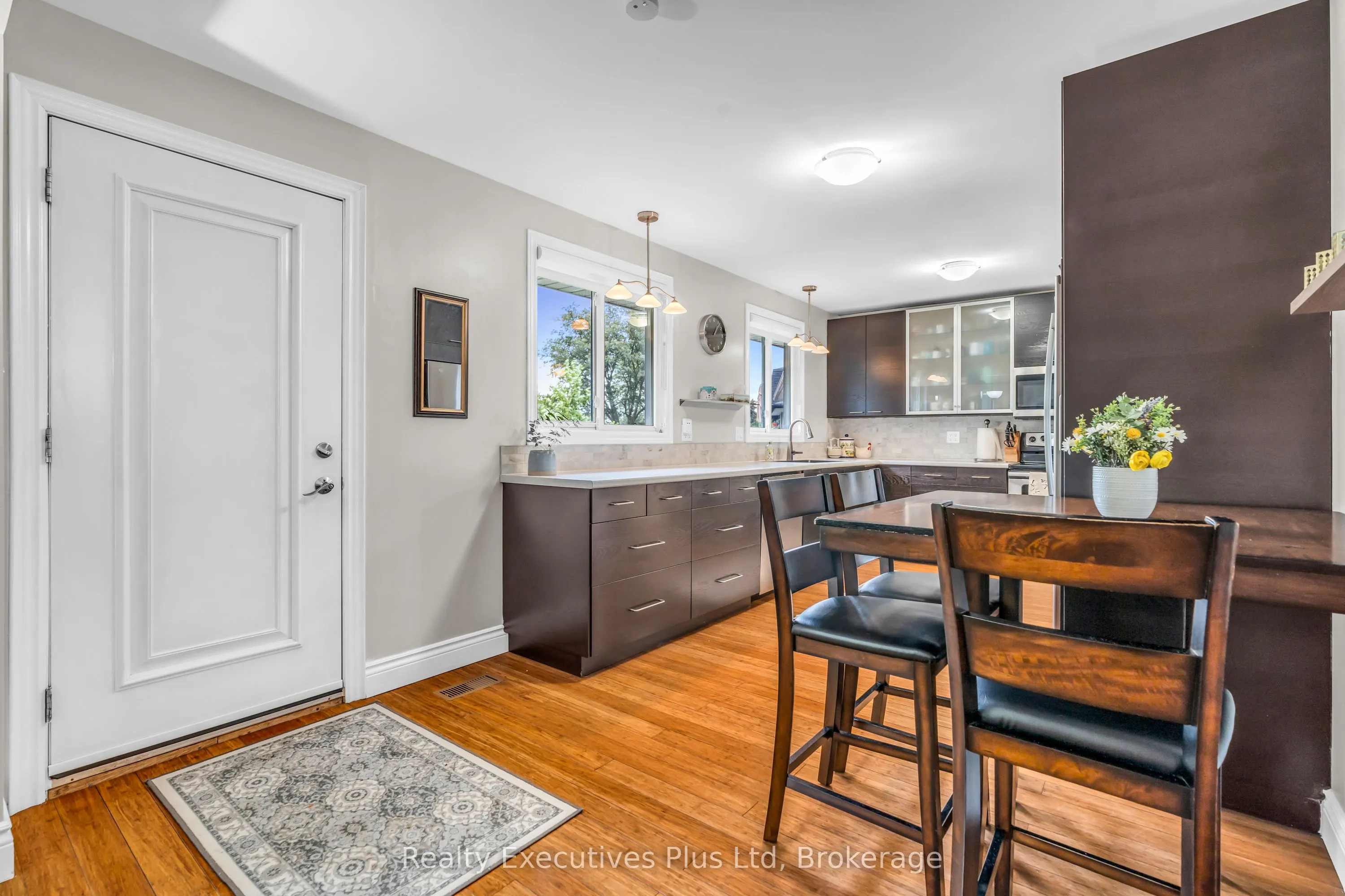 61 Mcilwraith Crescent