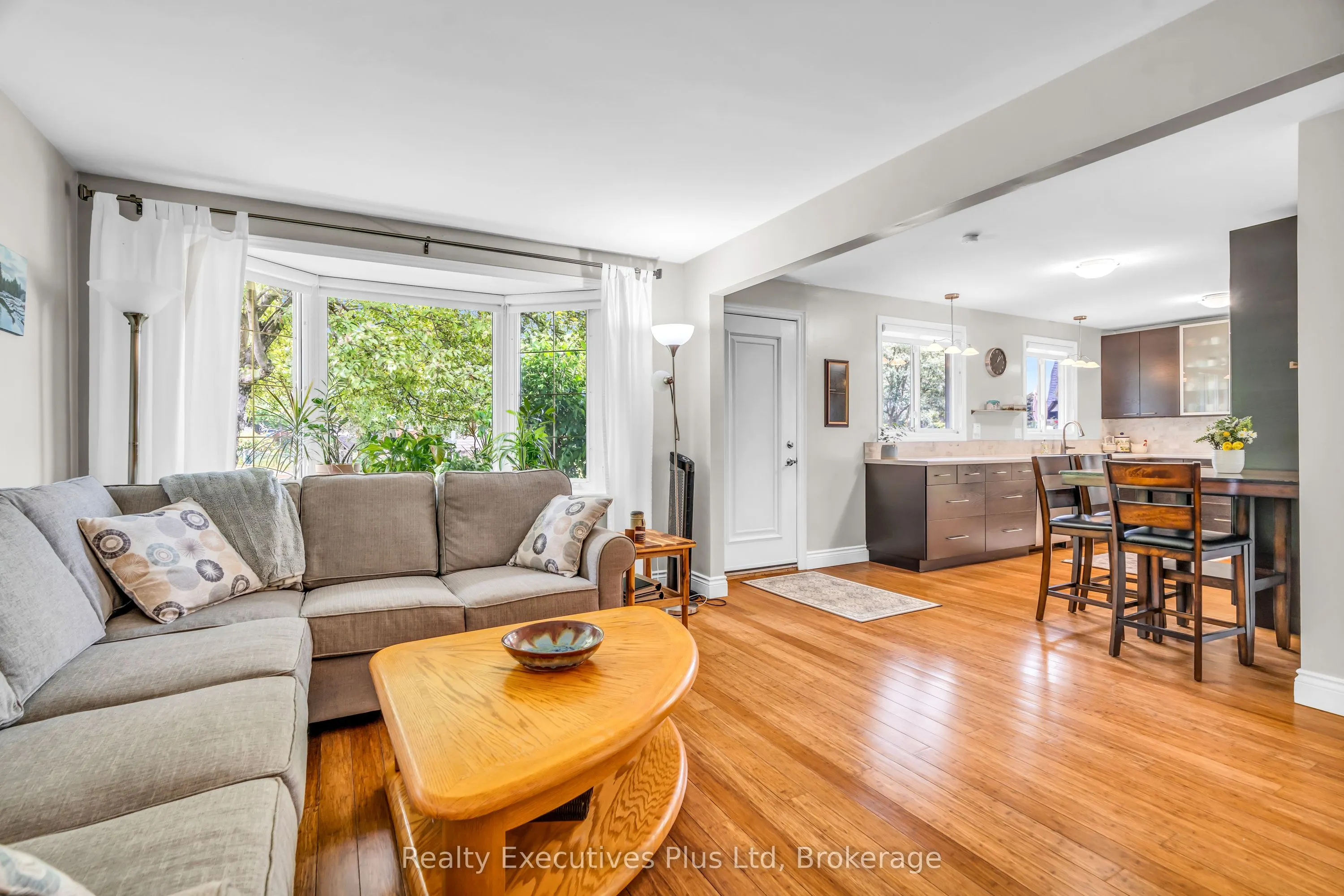 61 Mcilwraith Crescent