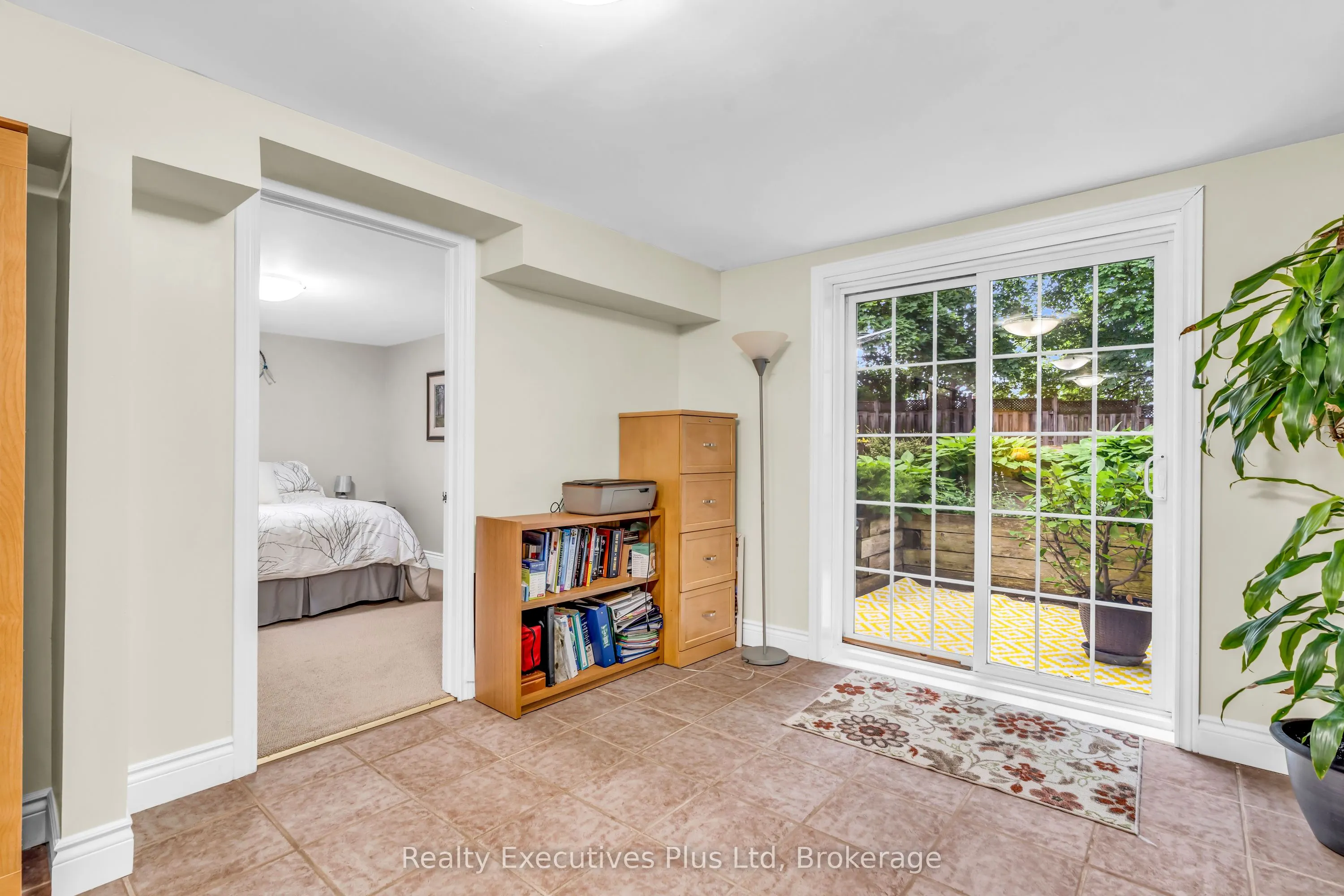 61 Mcilwraith Crescent