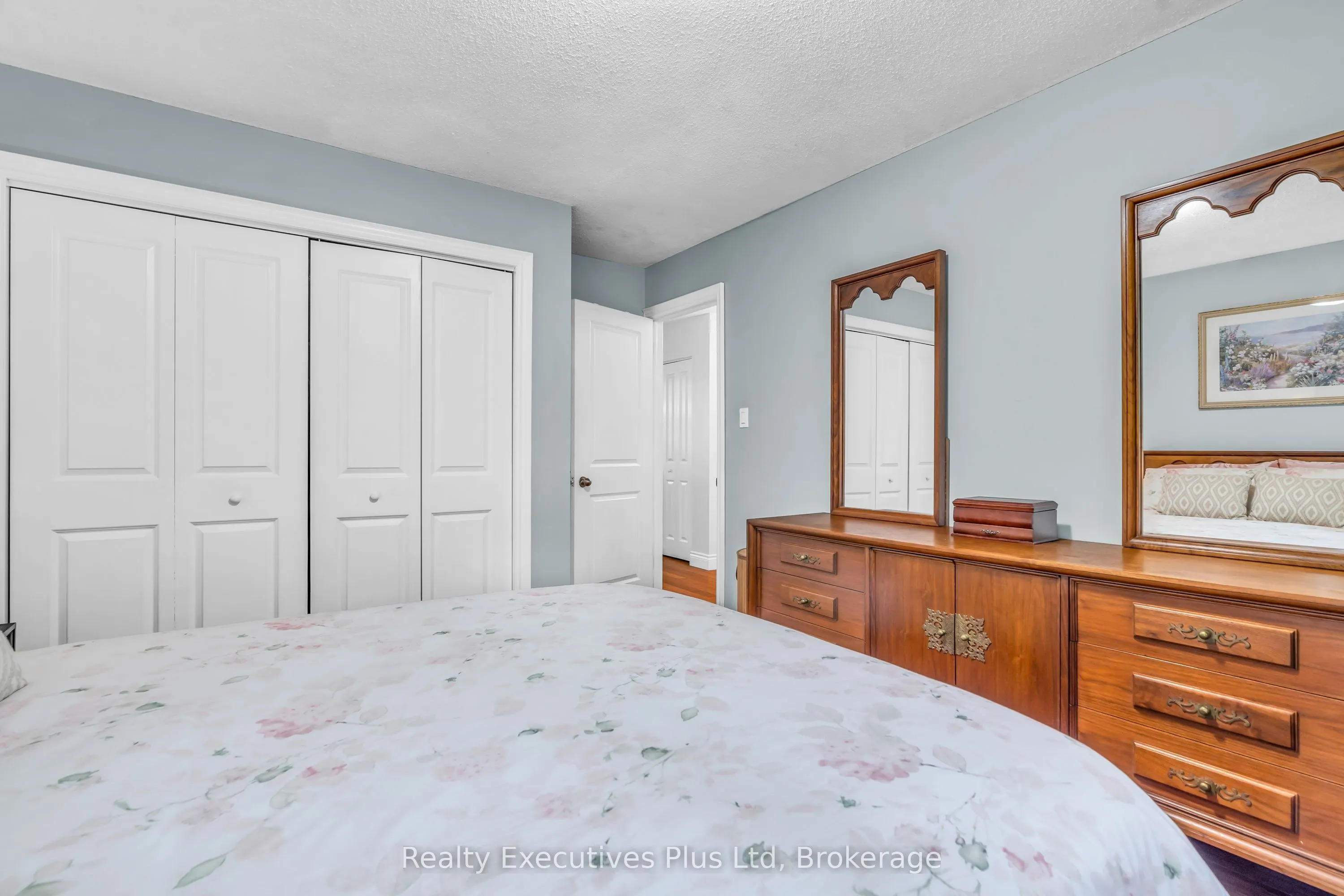 61 Mcilwraith Crescent