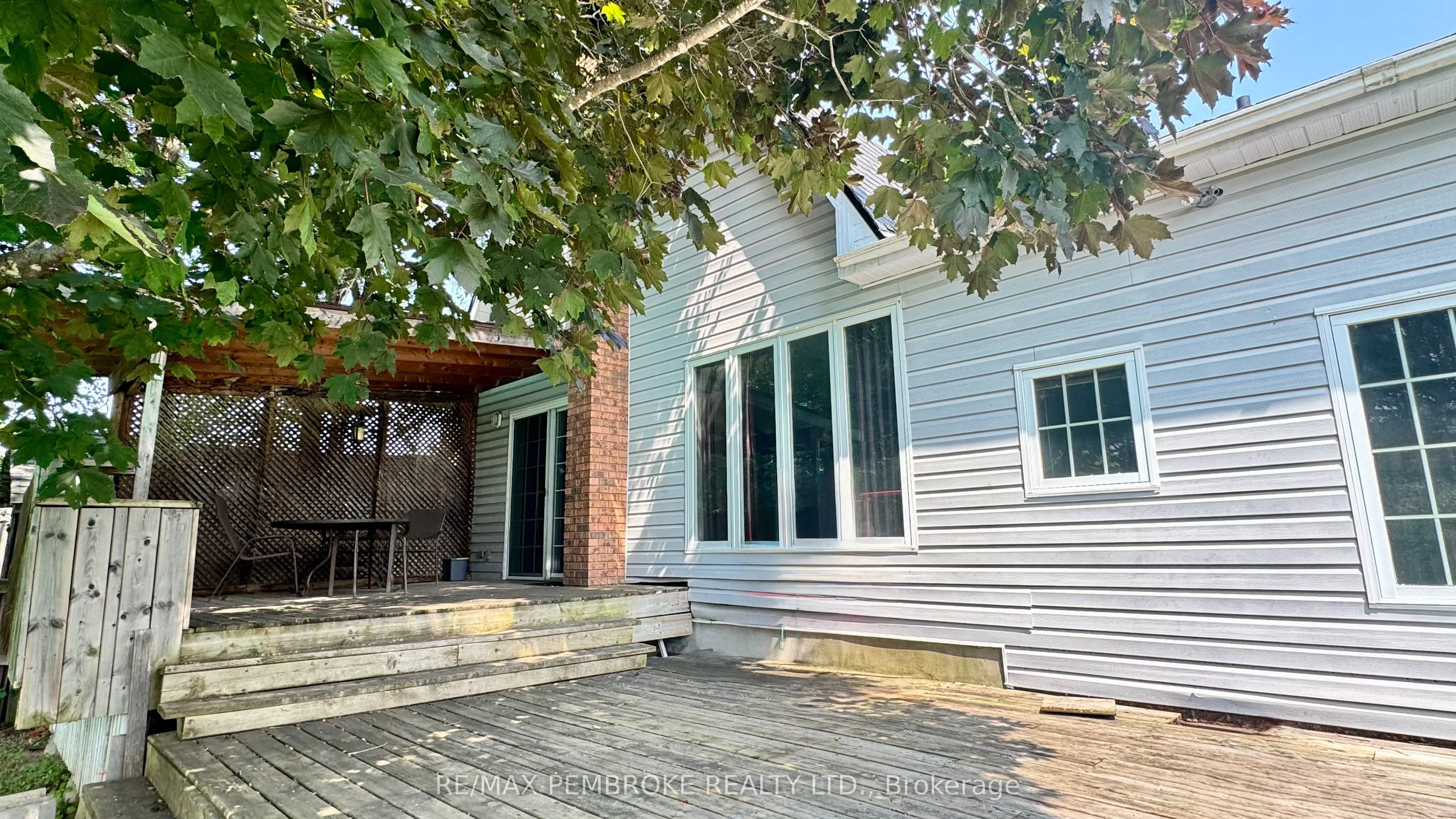 590 Boundary Road