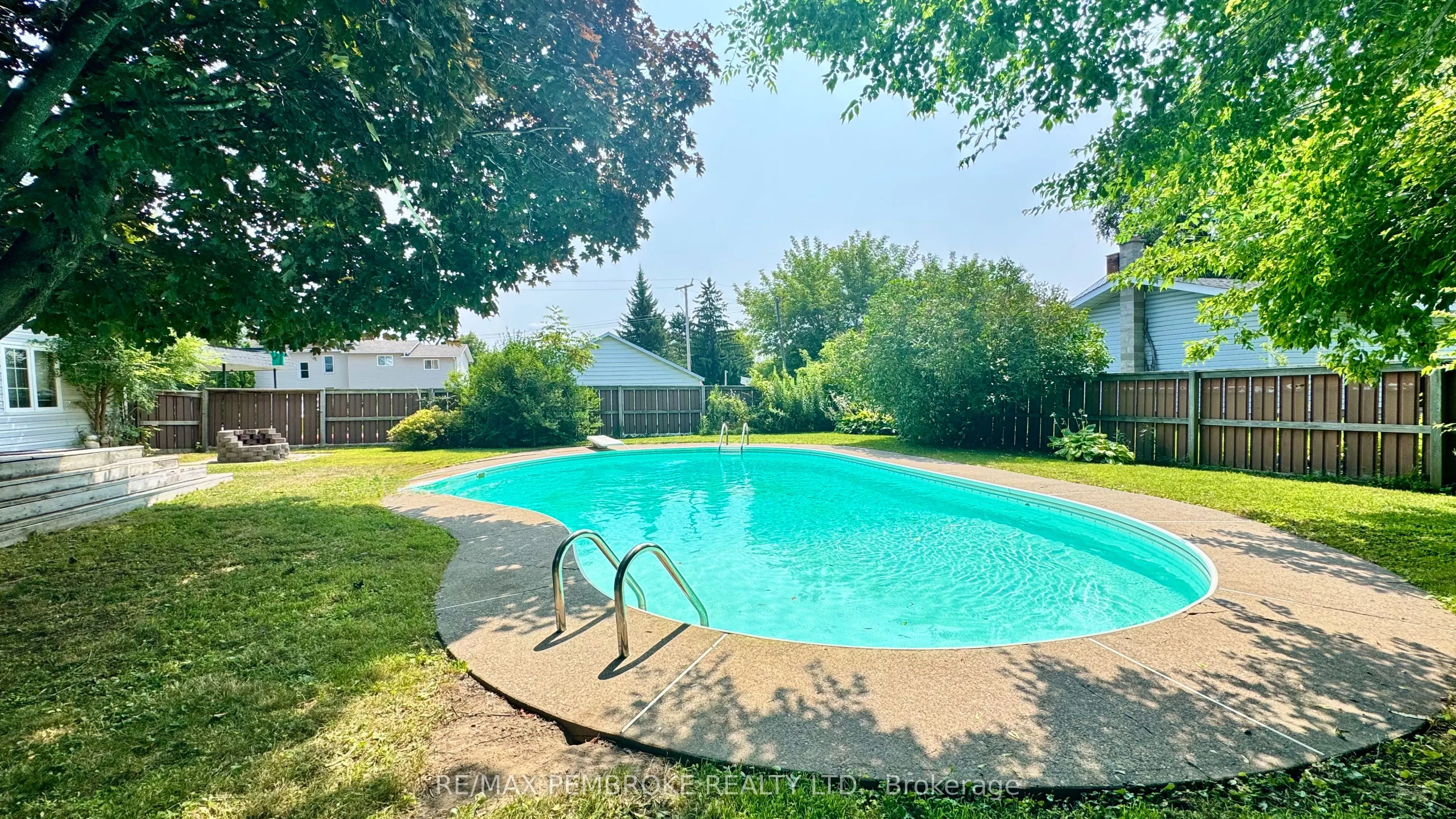 590 Boundary Road