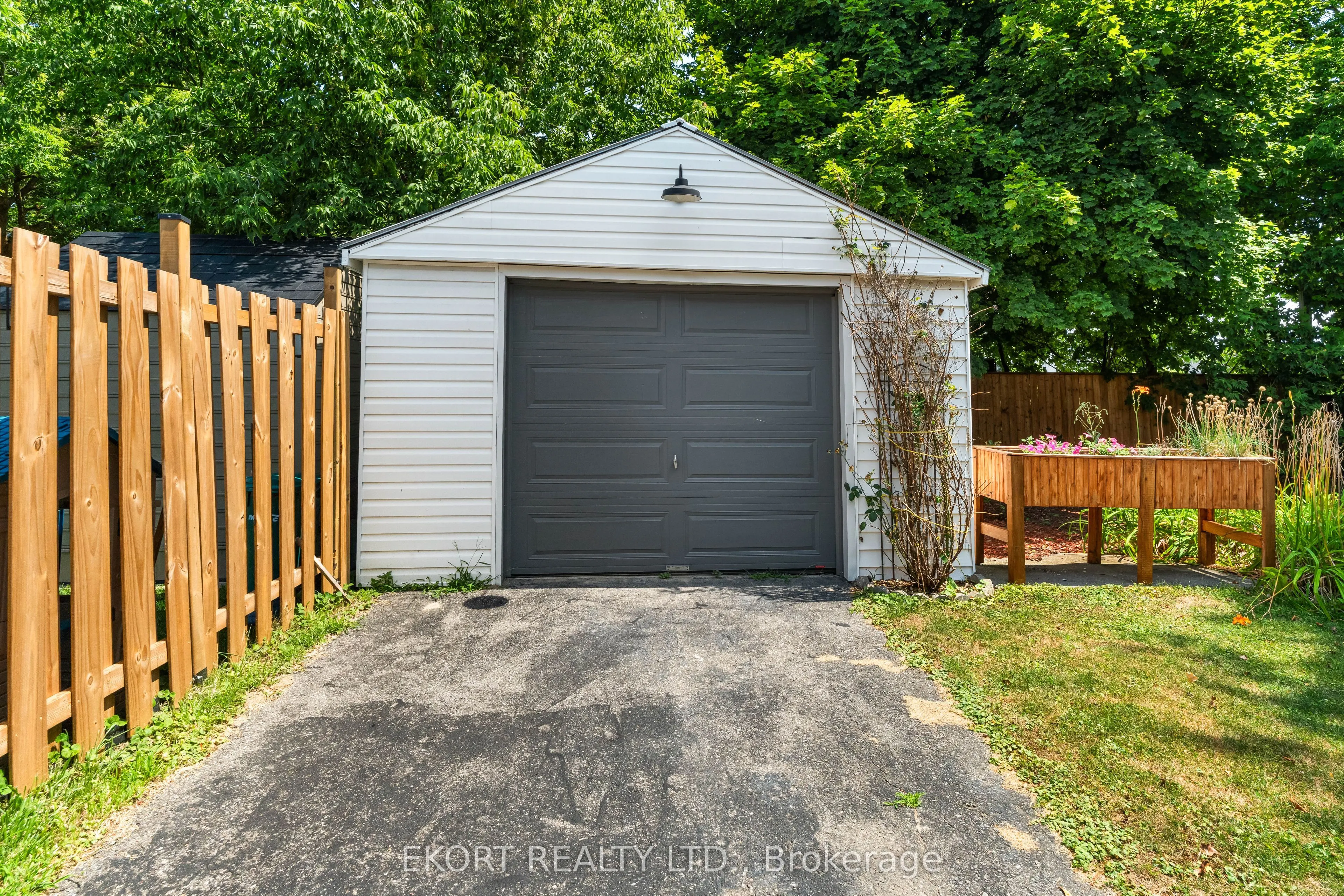 133 Foster Avenue
