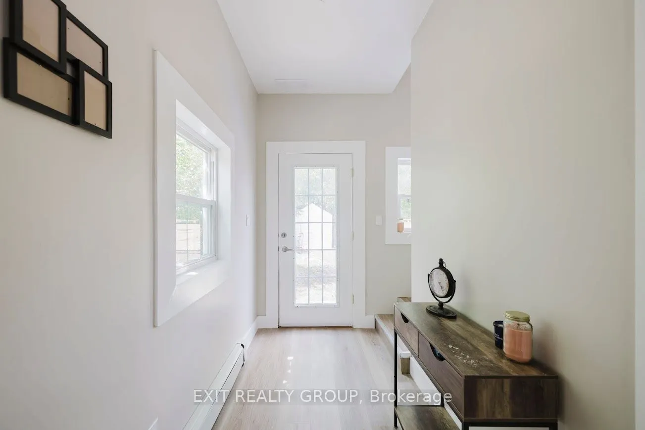 32 Strachan Street