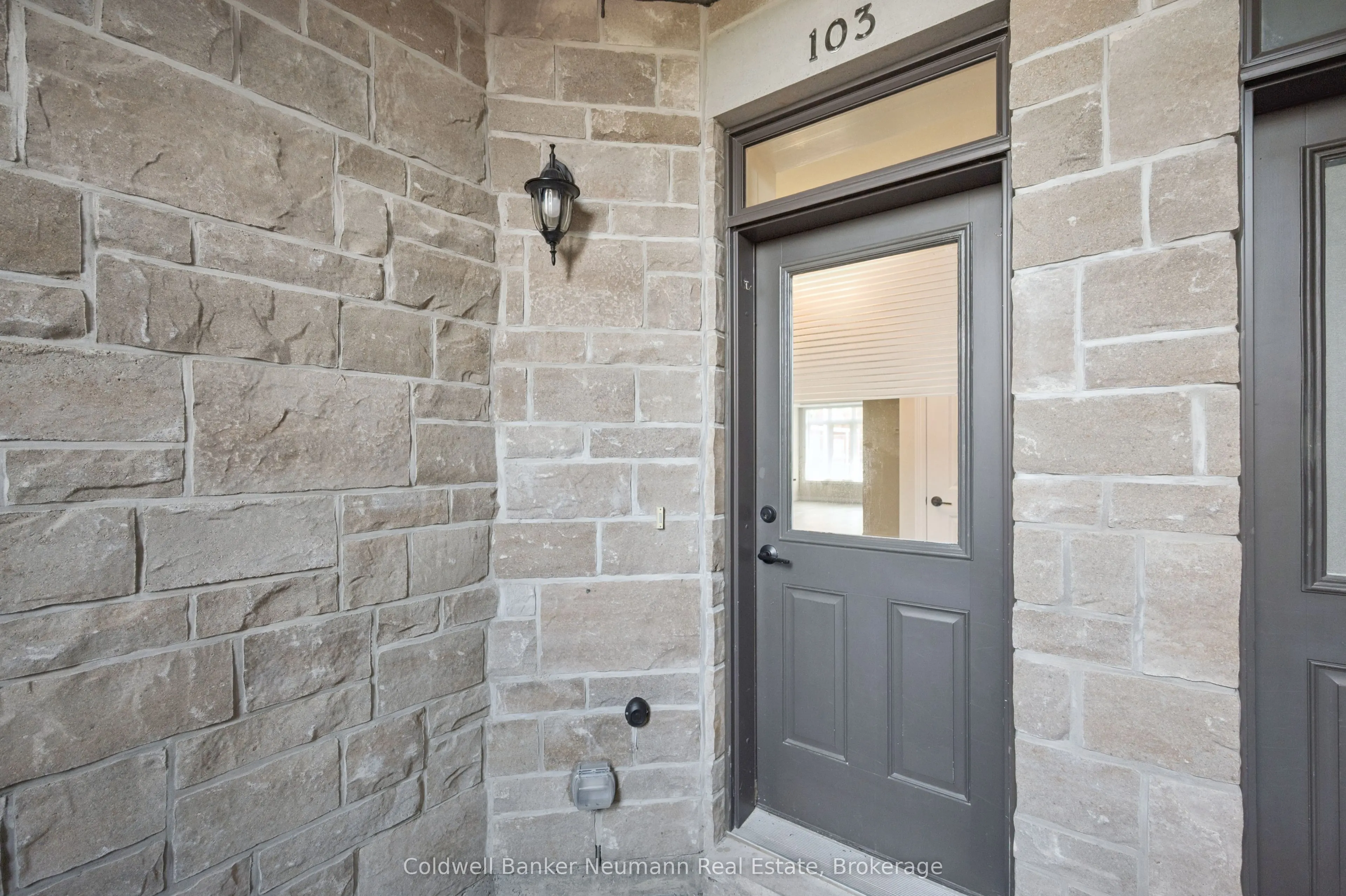 333 Gosling Gardens, #103