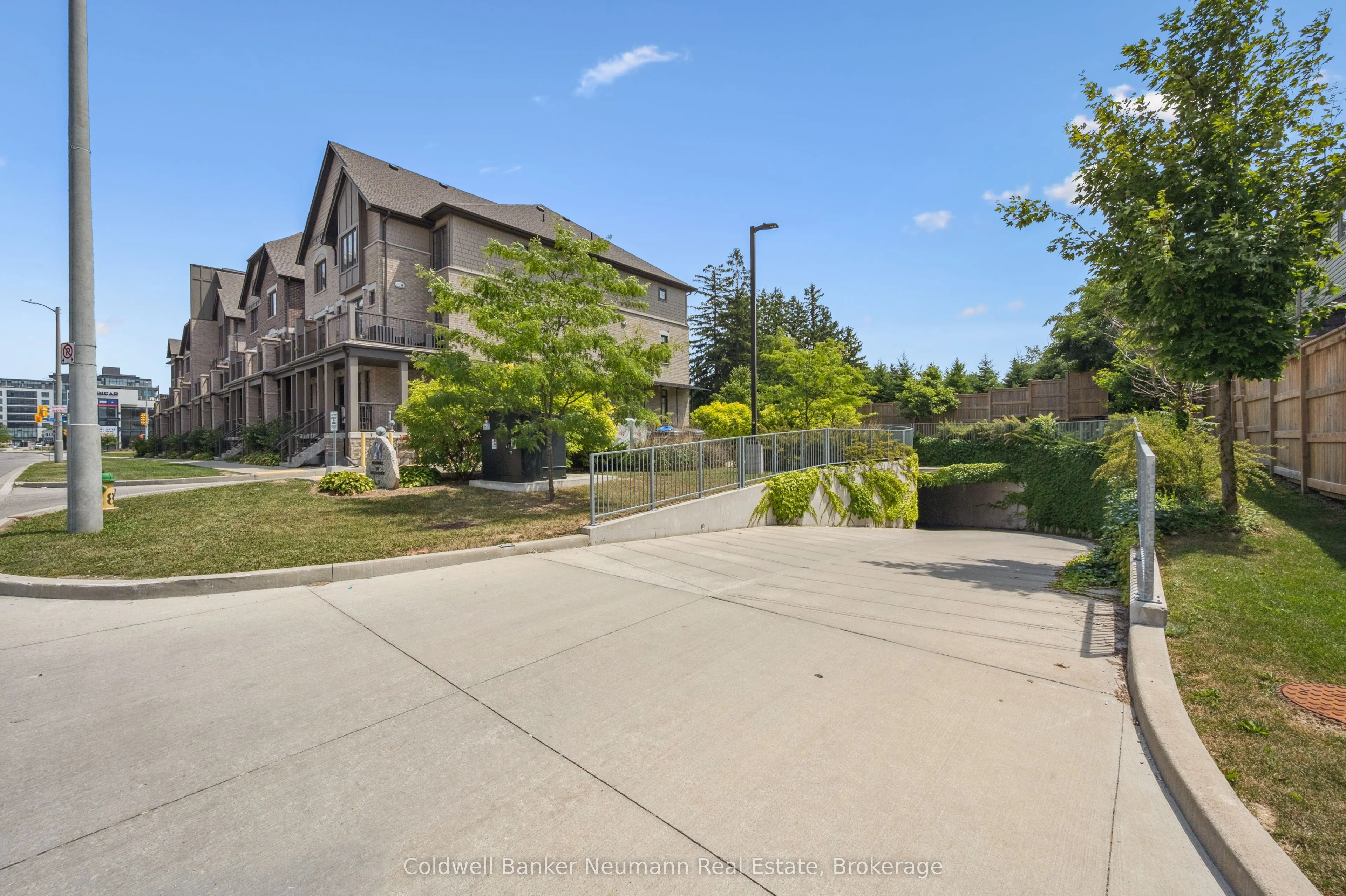 333 Gosling Gardens, #103