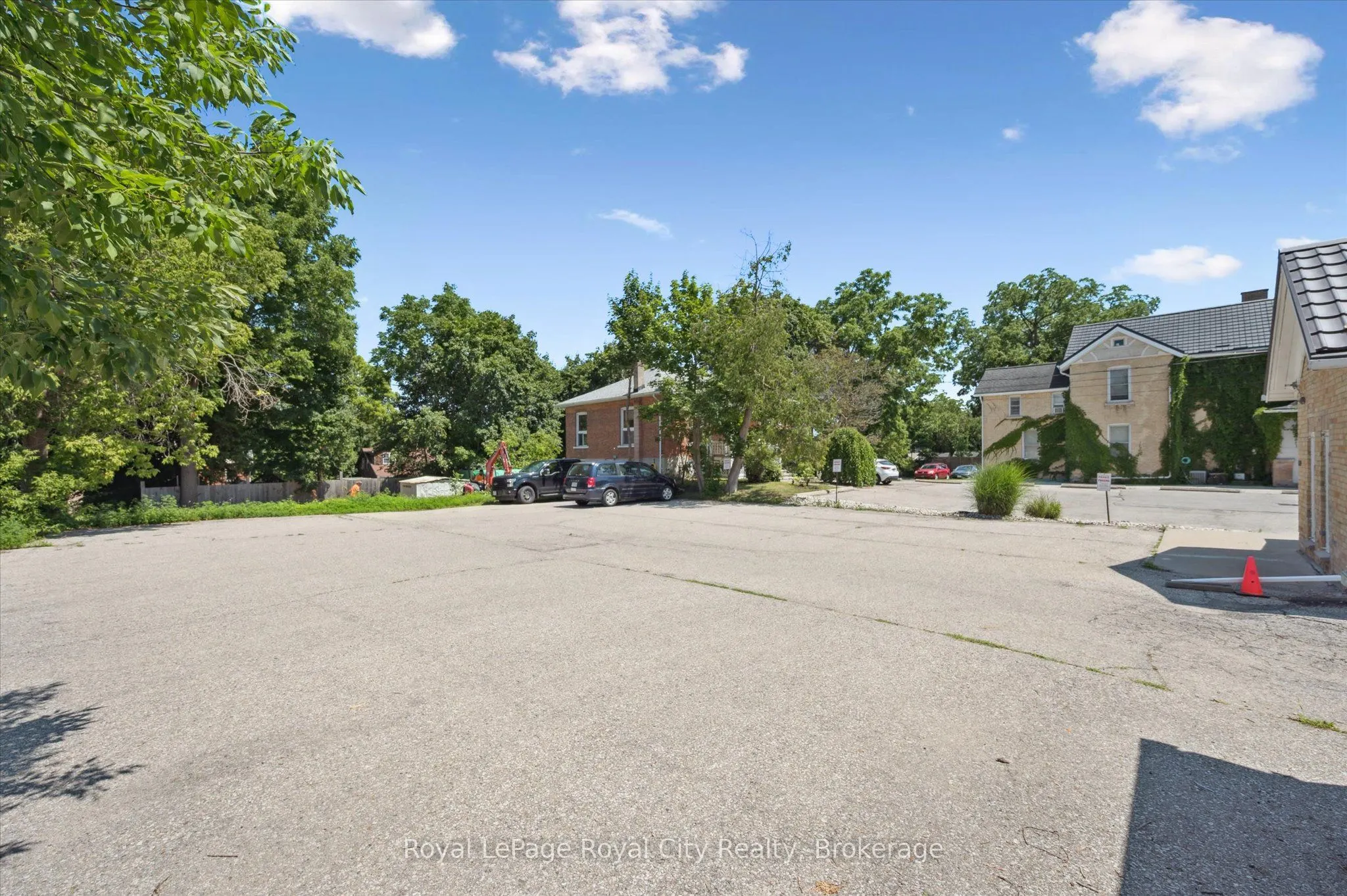 363 Woolwich Street