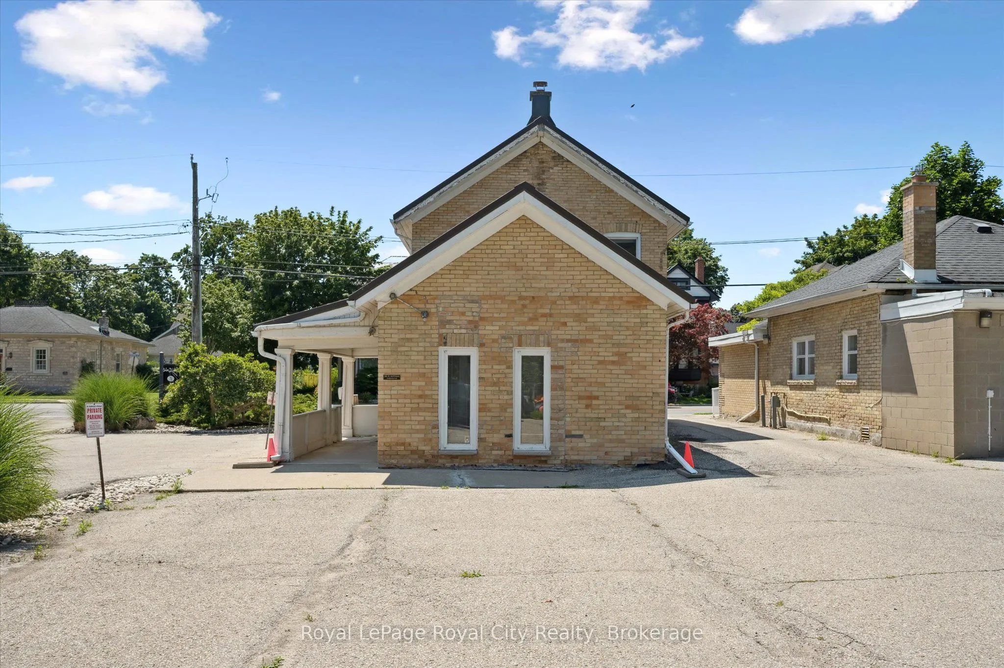 363 Woolwich Street