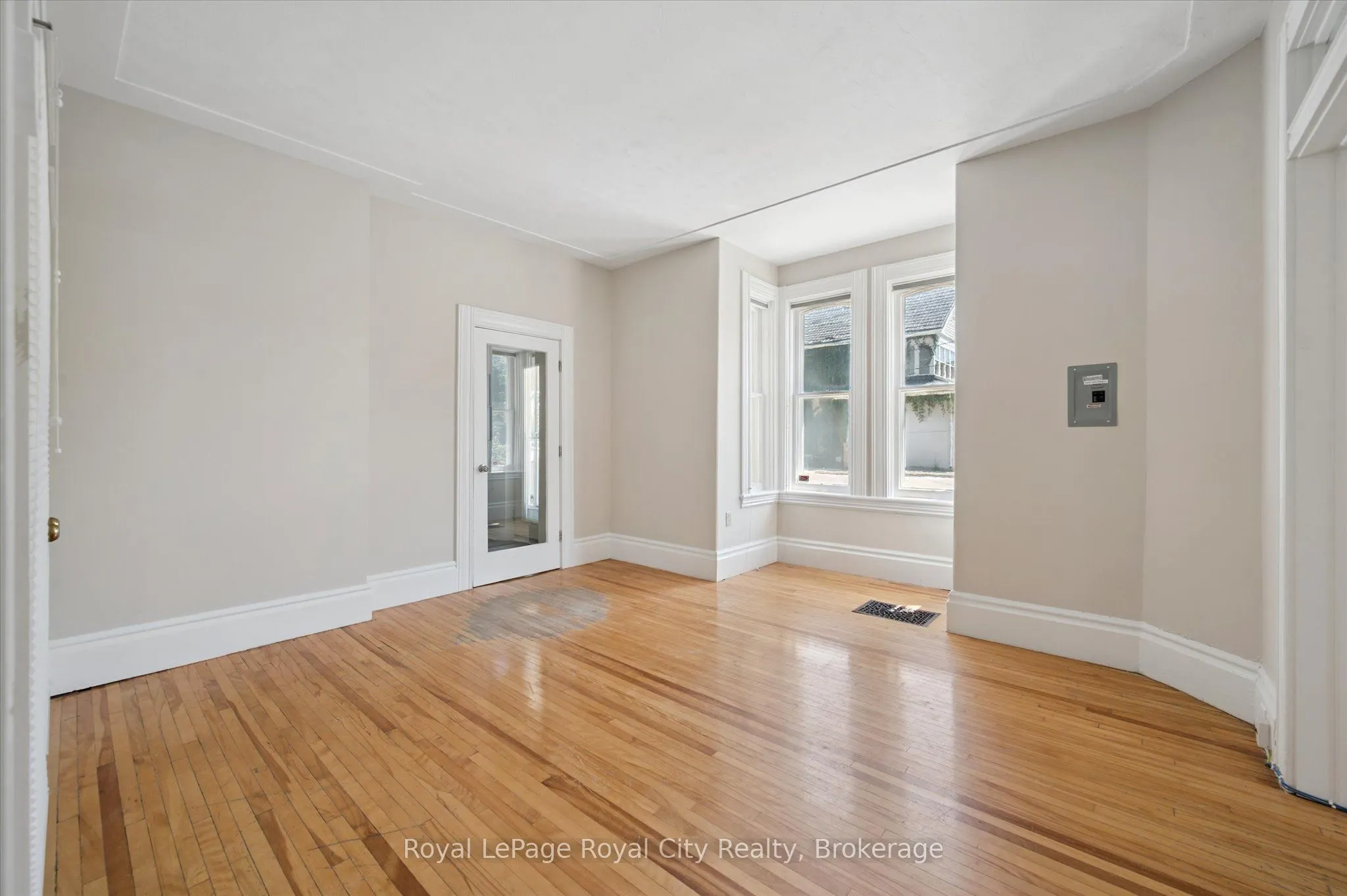 363 Woolwich Street