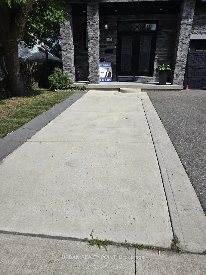 165 St Andrews Street W