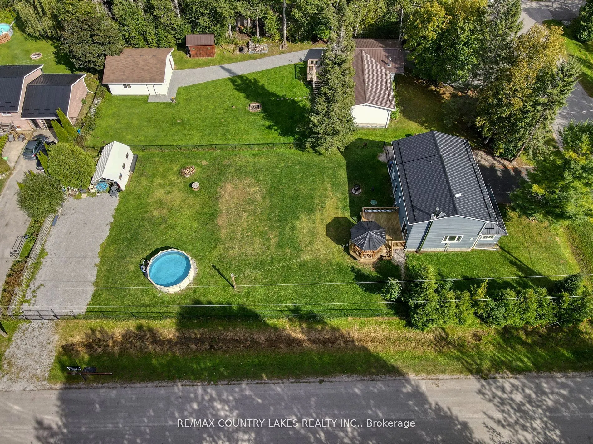 3 Pinewood Boulevard