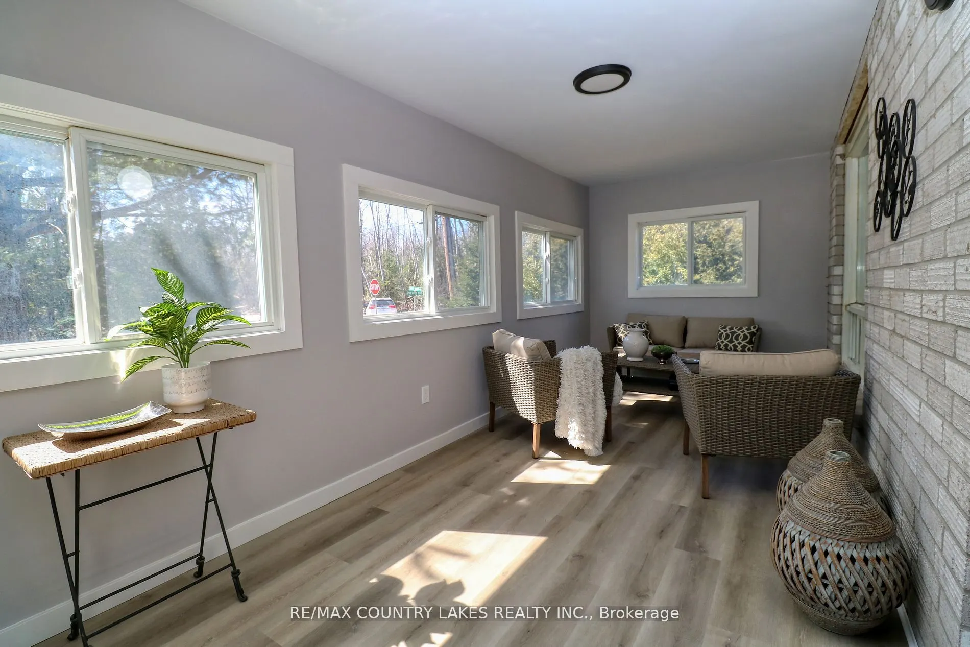 3 Pinewood Boulevard