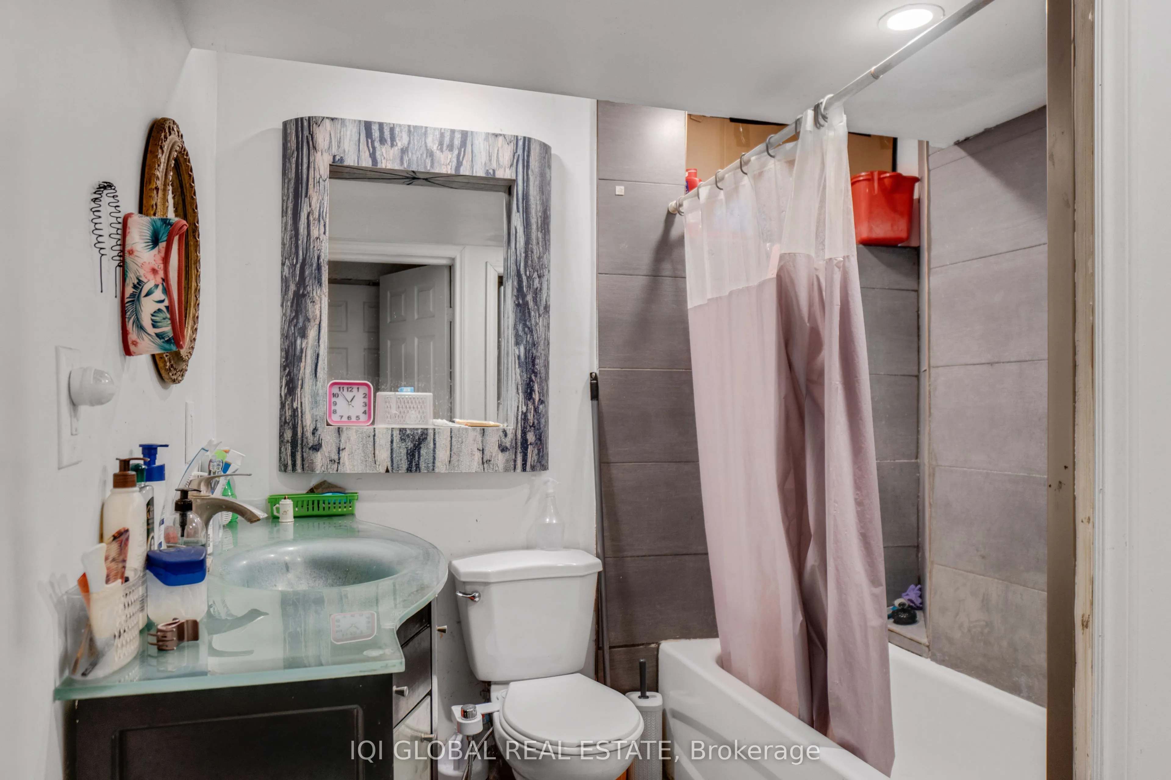 242 Queenston Road