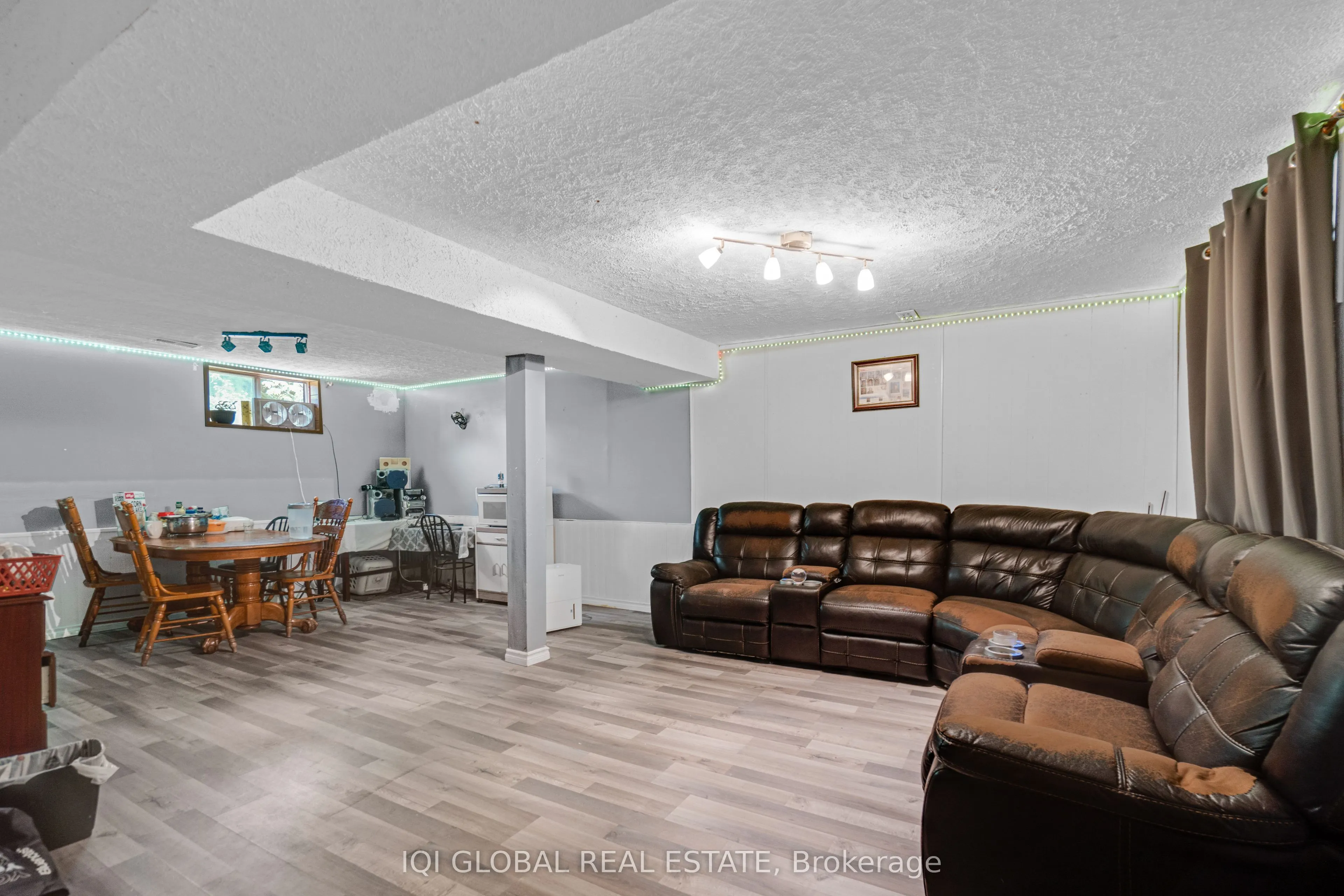 242 Queenston Road