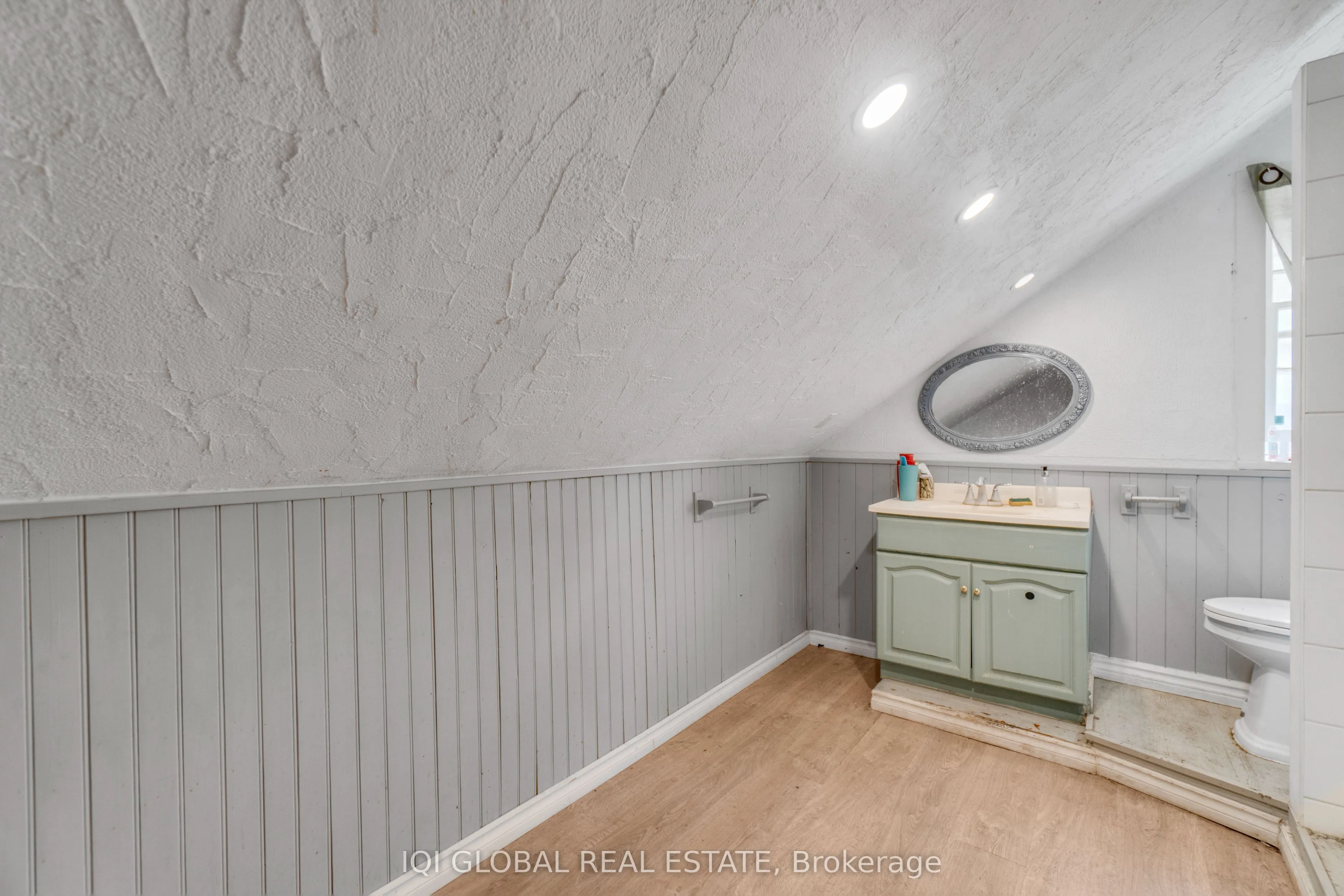 242 Queenston Road