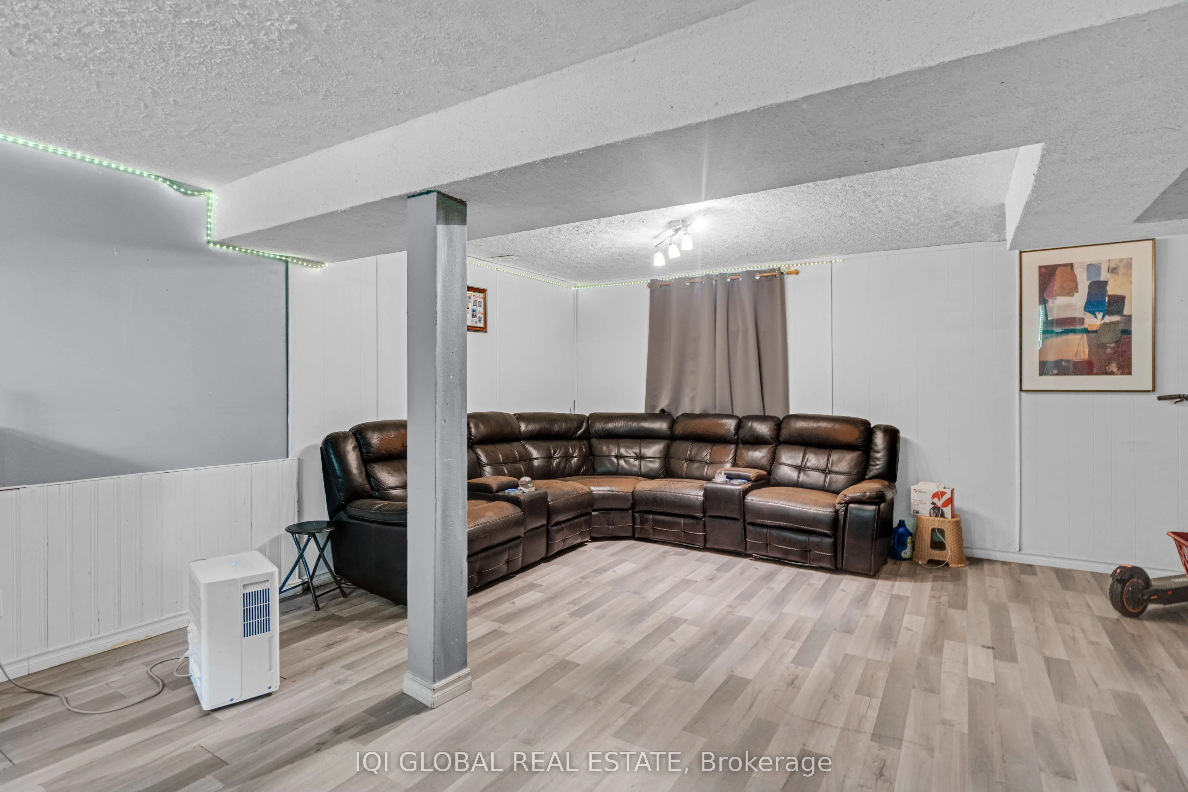 242 Queenston Road