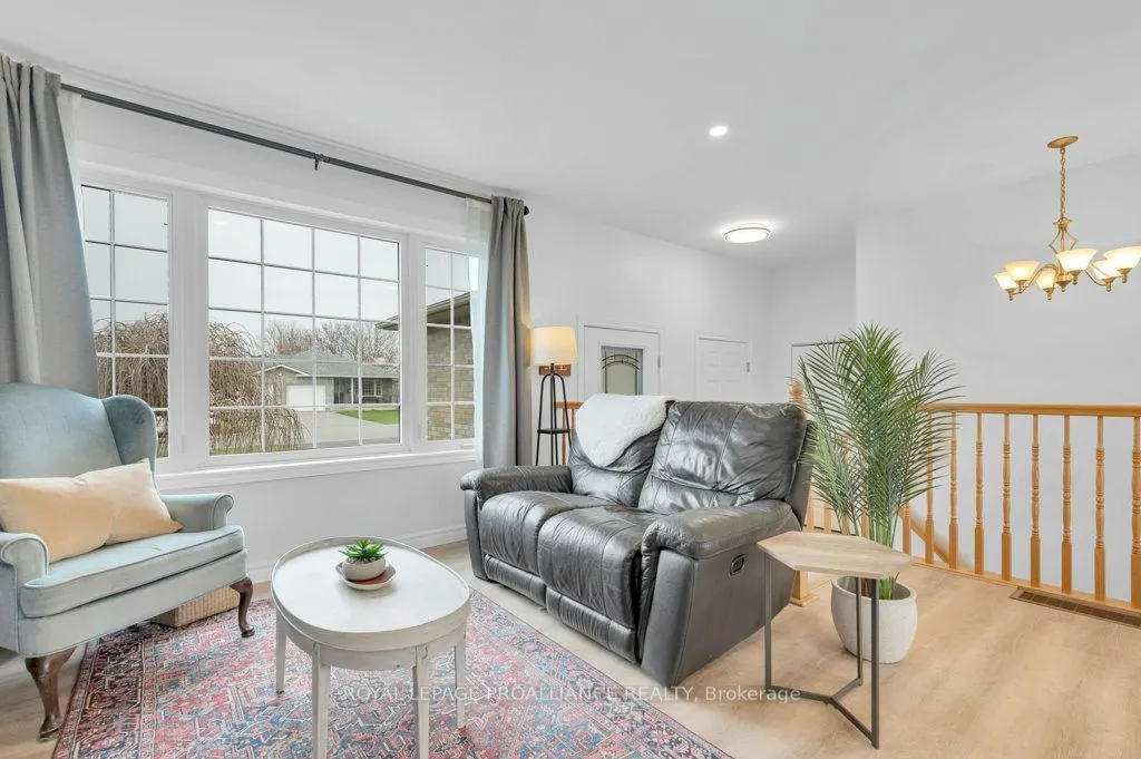 17 Stonegate Crescent