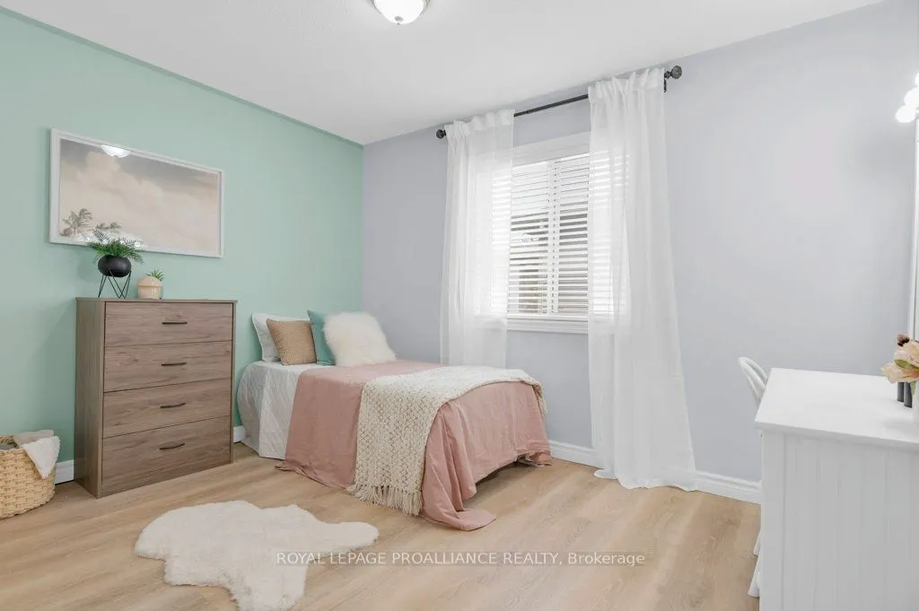 17 Stonegate Crescent