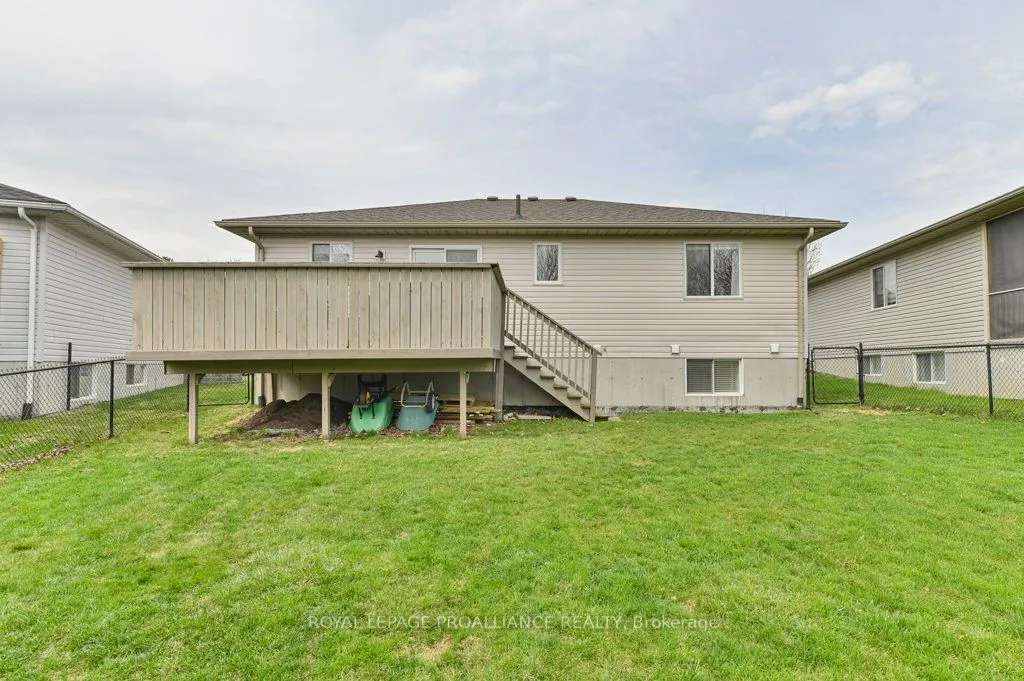 17 Stonegate Crescent